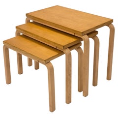 Tavolo da nido Alvar Aalto di Artek