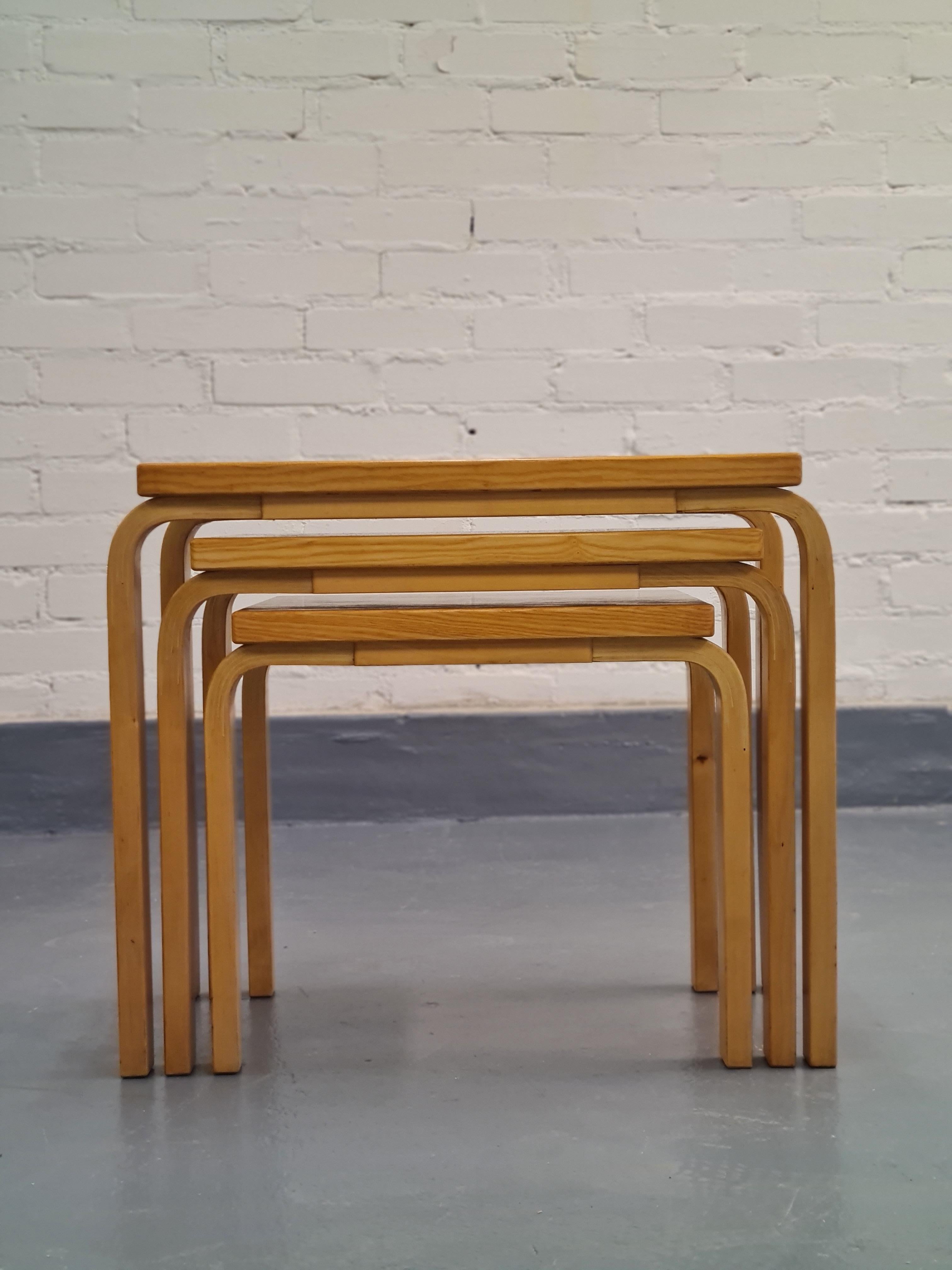 Alvar Aalto Nesting Table Set Model E88, Artek, 1950s 1