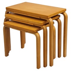 Alvar Aalto Nesting-Tischset Modell E88, Artek, 1950er Jahre