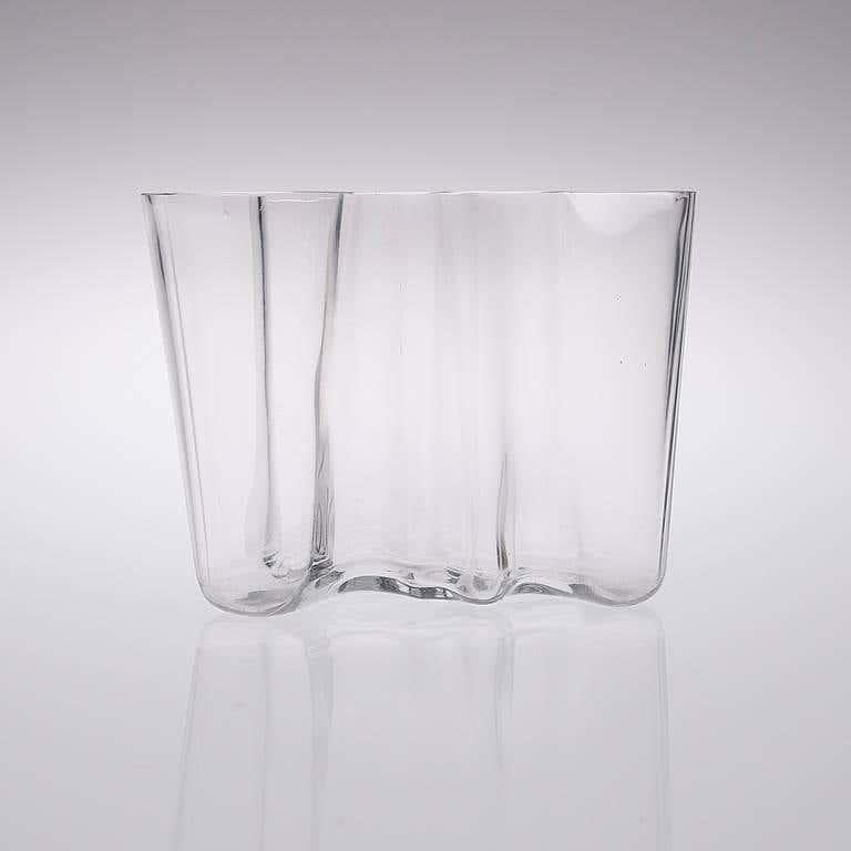Alvar Aalto, Vase aus organischem Glas, Modell Savoy, um 1960 (Finnisch) im Angebot