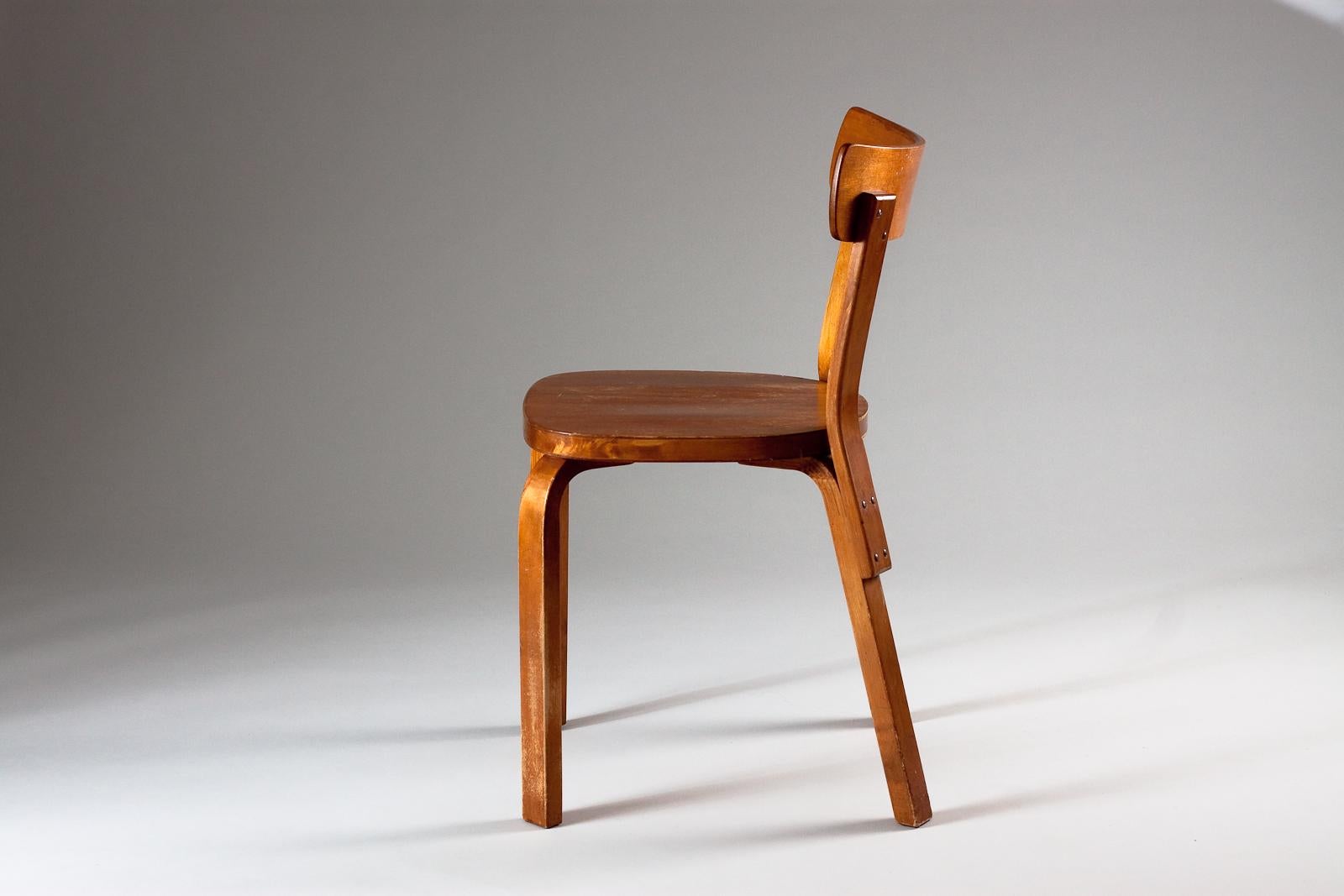 Alvar Aalto, original Stuhl 69 aus den 1930er-Jahren mit großartiger Farbe und Patina (Birke) im Angebot