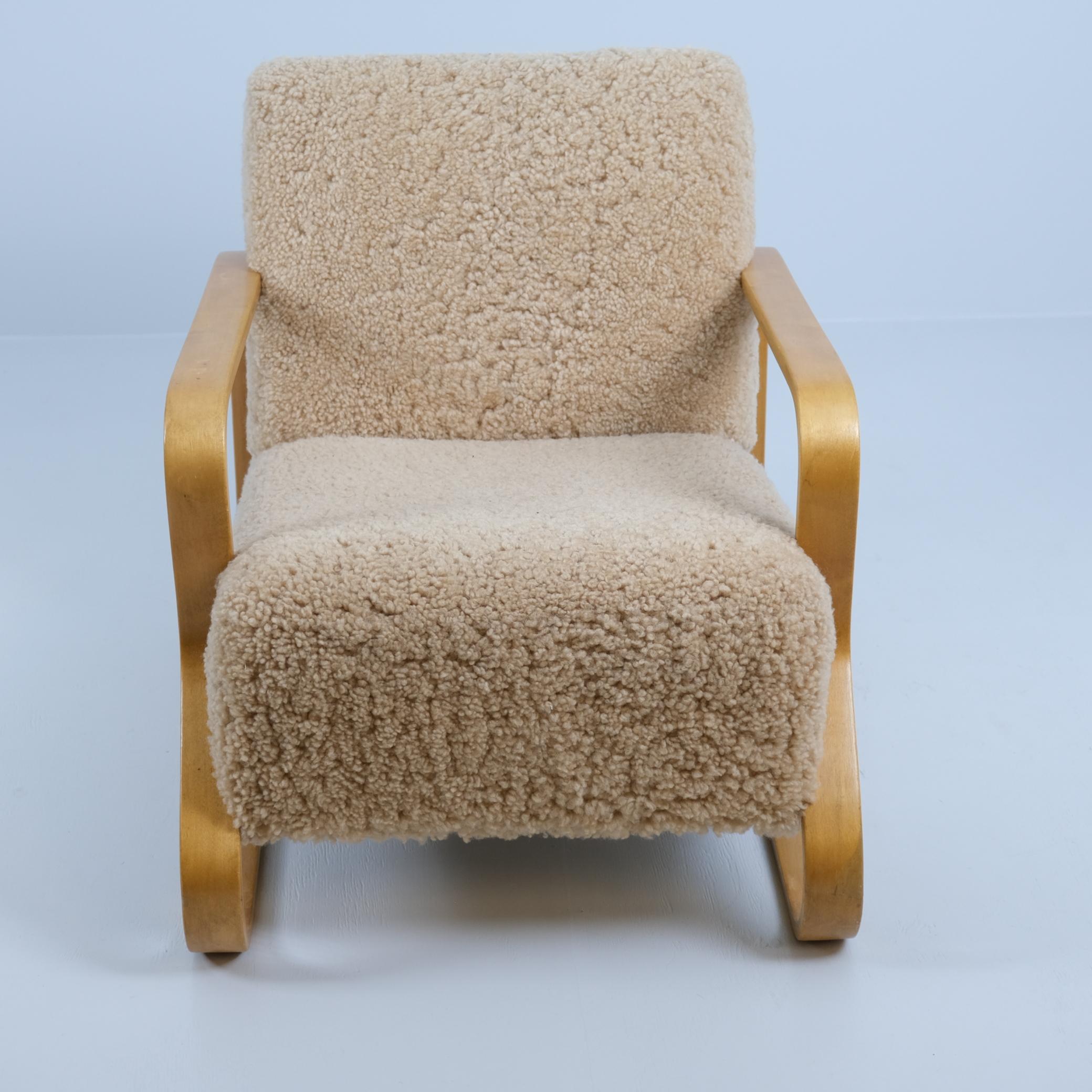 Sillón acolchado Paimio 44 de Alvar Aalto en abedul y piel de oveja, Artek Años 50 Escandinavo moderno en venta