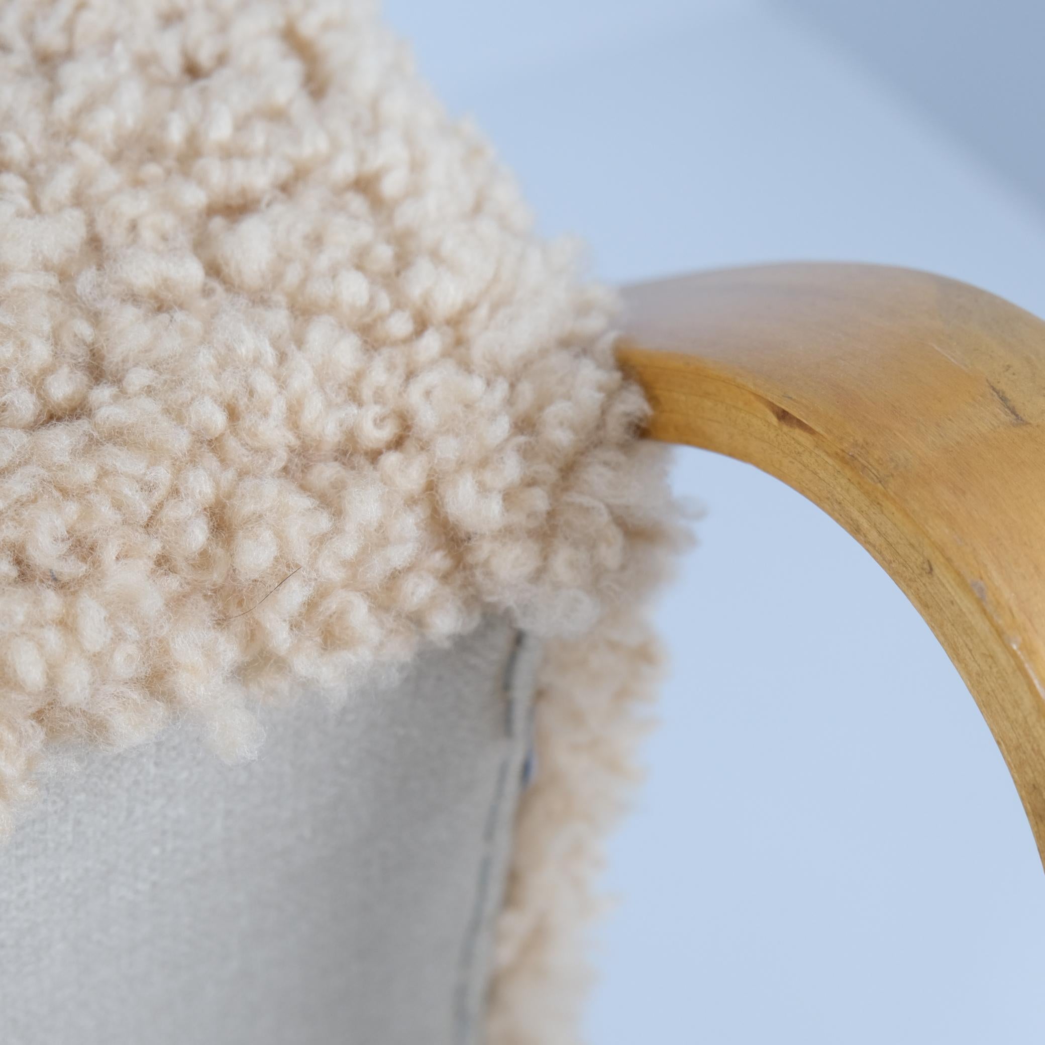 Sillón acolchado Paimio 44 de Alvar Aalto en abedul y piel de oveja, Artek Años 50 Abedul en venta