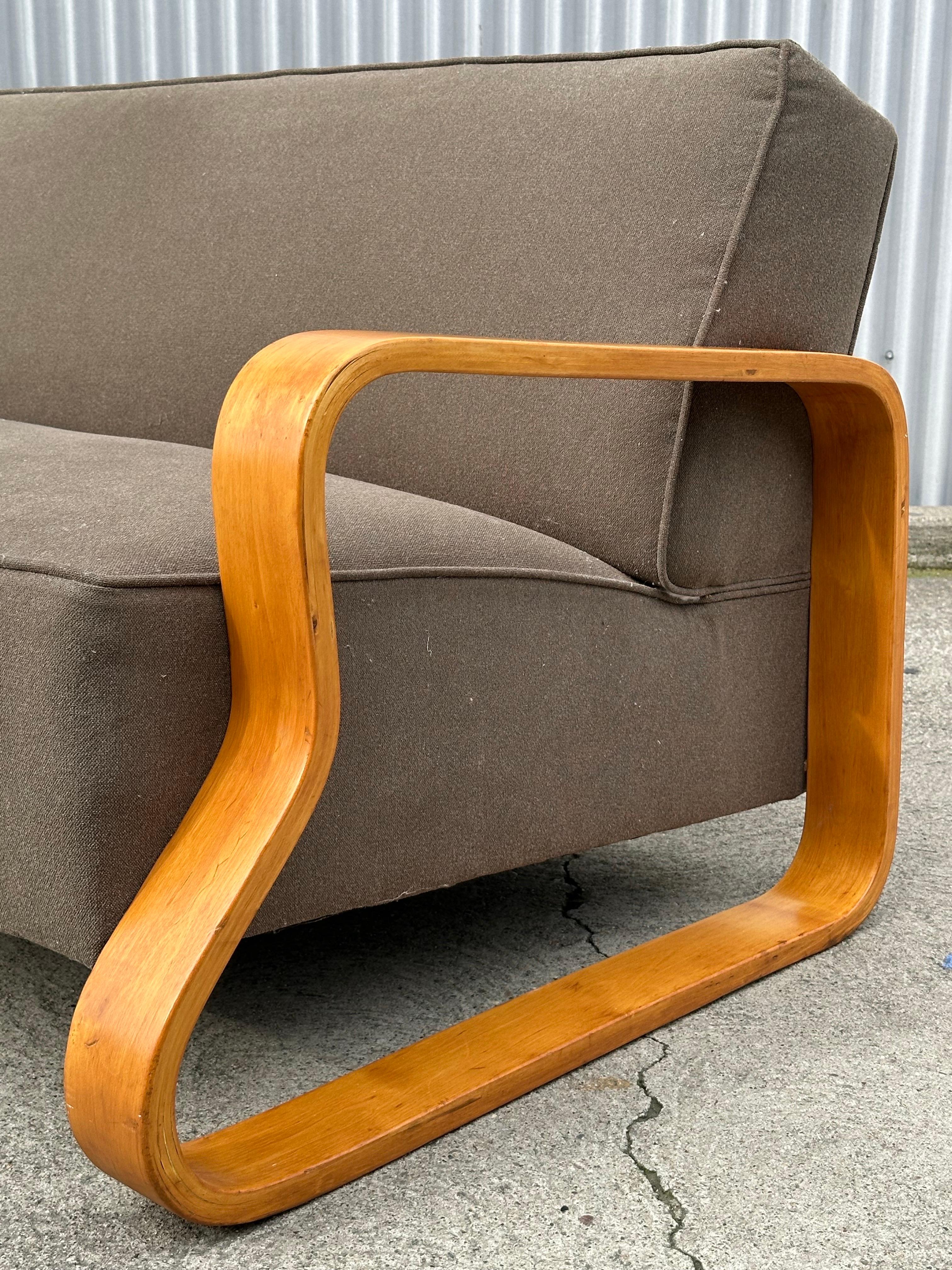 Alvar Aalto Paimio Sofa for Finmar Finland ca 1932 en Excelente estado para la venta en Danville, CA