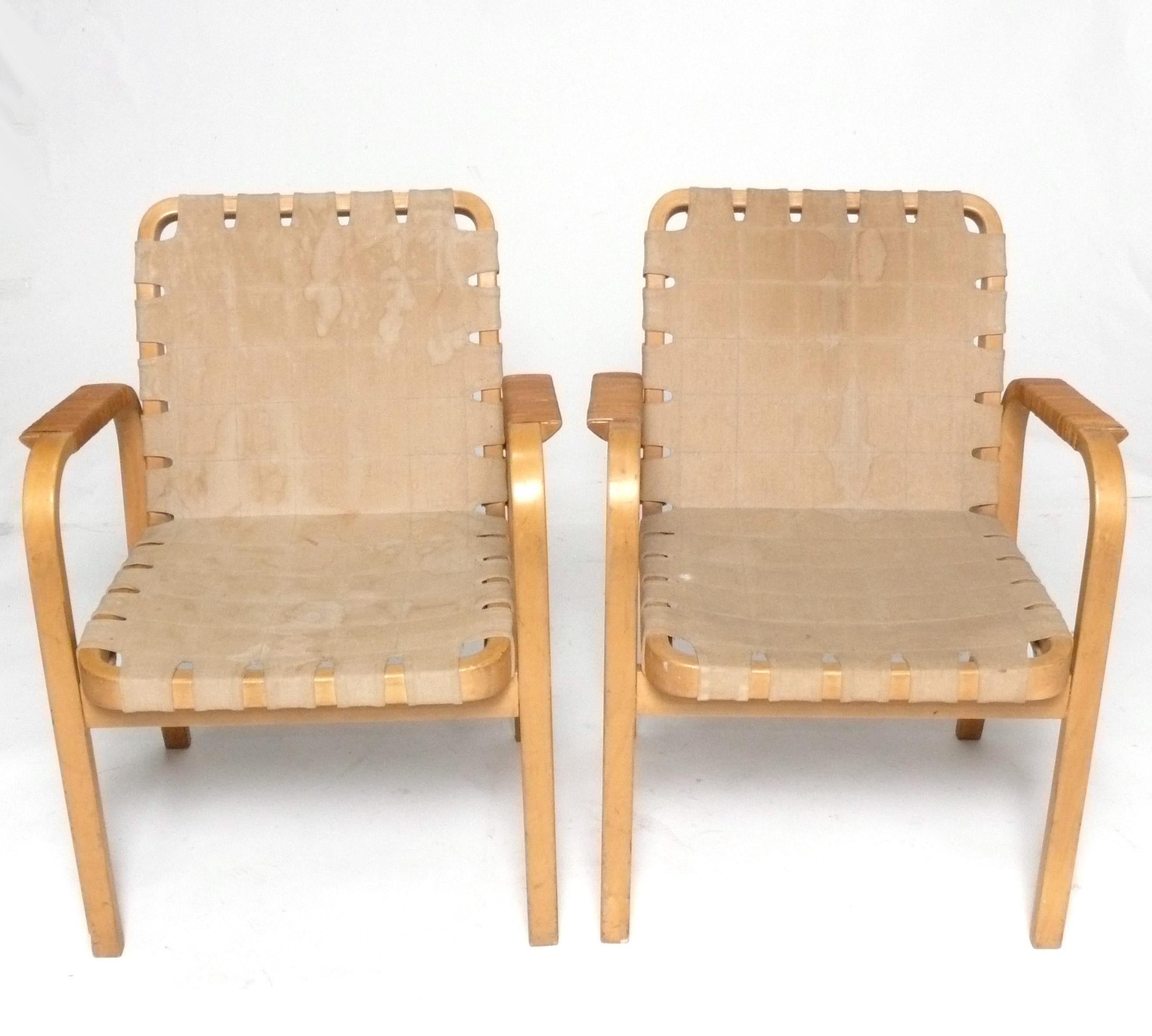 Américain Alvar Aalto+Aalto Paire de chaises longues modernes en bois courbé Modernité danoise Milieu de siècle en vente