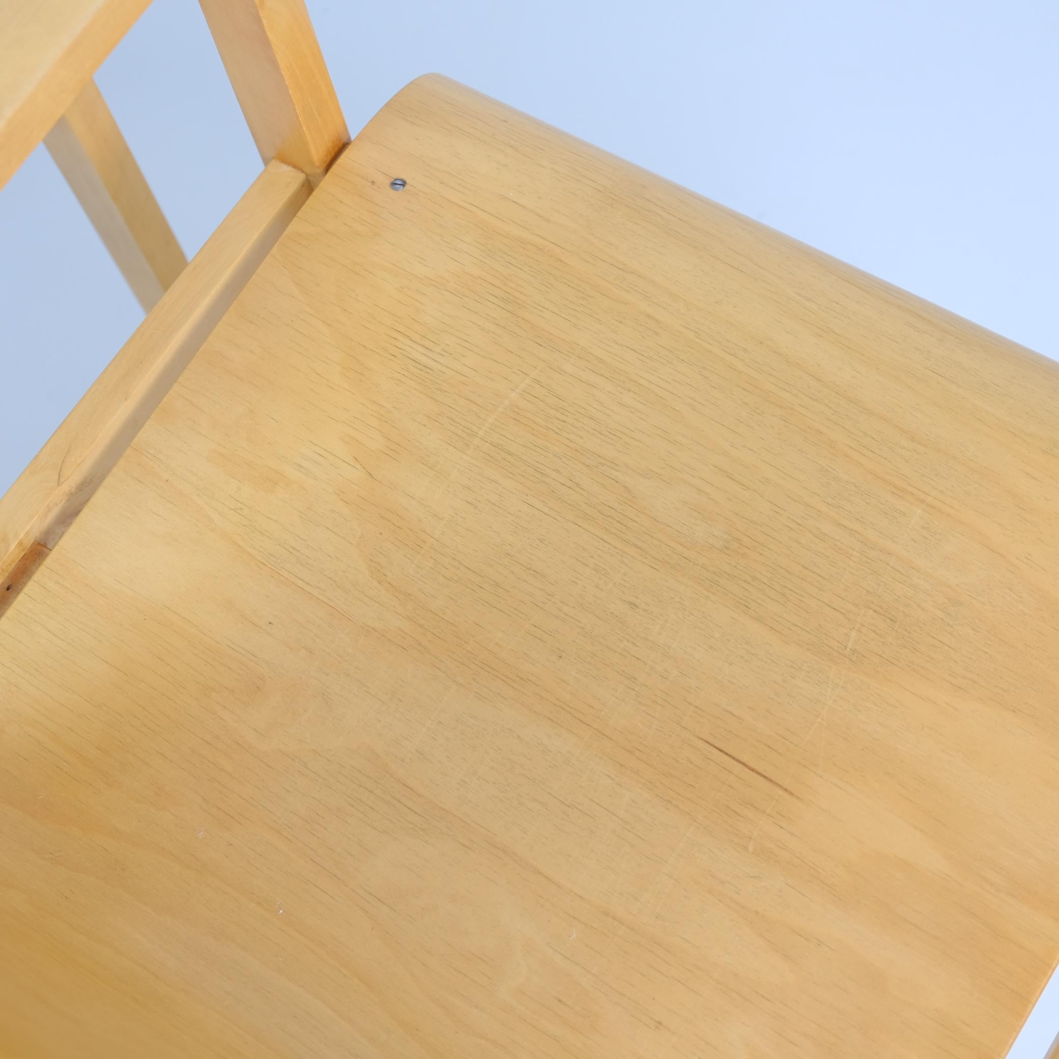 Mid-20th Century Alvar Aalto Pair of Hallway Armchairs Model 403 in Honey Birch, Artek 1950s For Sale