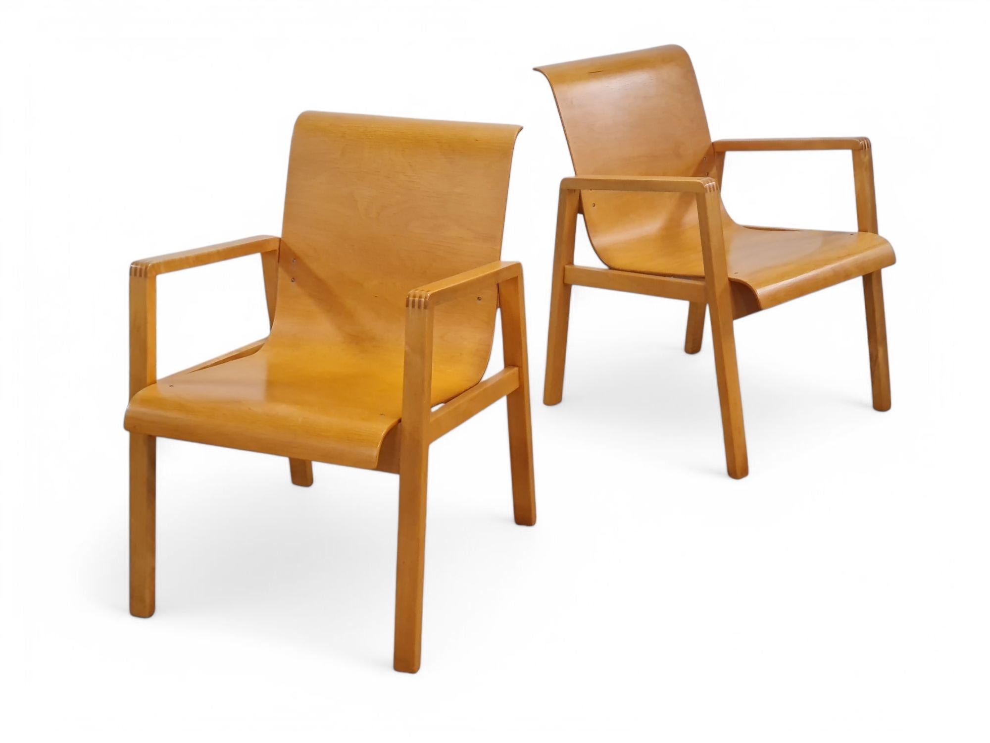 Alvar Aalto Flursesselpaar Modell 403 in Honey Birke, Artek 1950er Jahre im Angebot 7