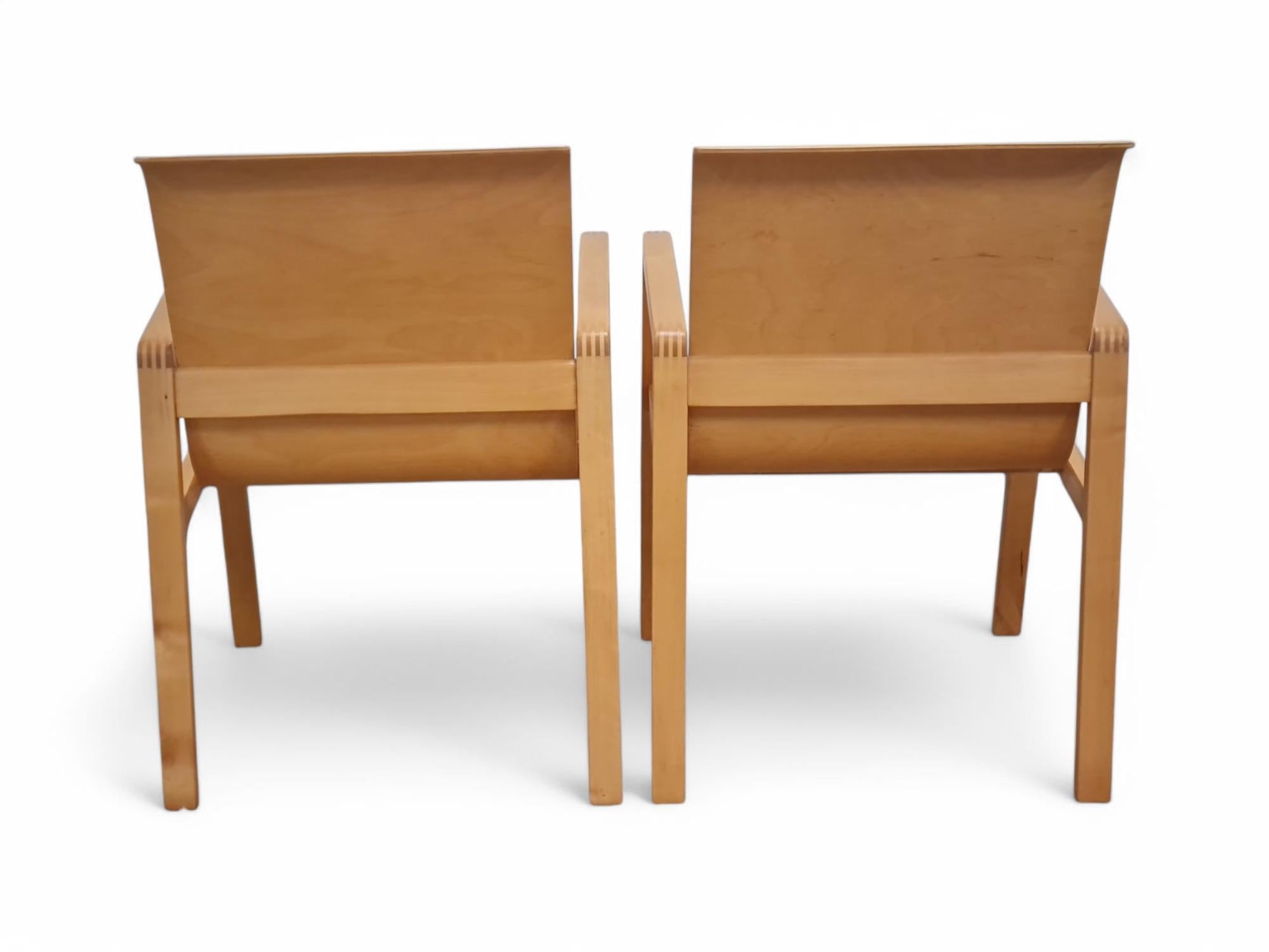 Alvar Aalto Flursesselpaar Modell 403 in Honey Birke, Artek 1950er Jahre (Mitte des 20. Jahrhunderts) im Angebot