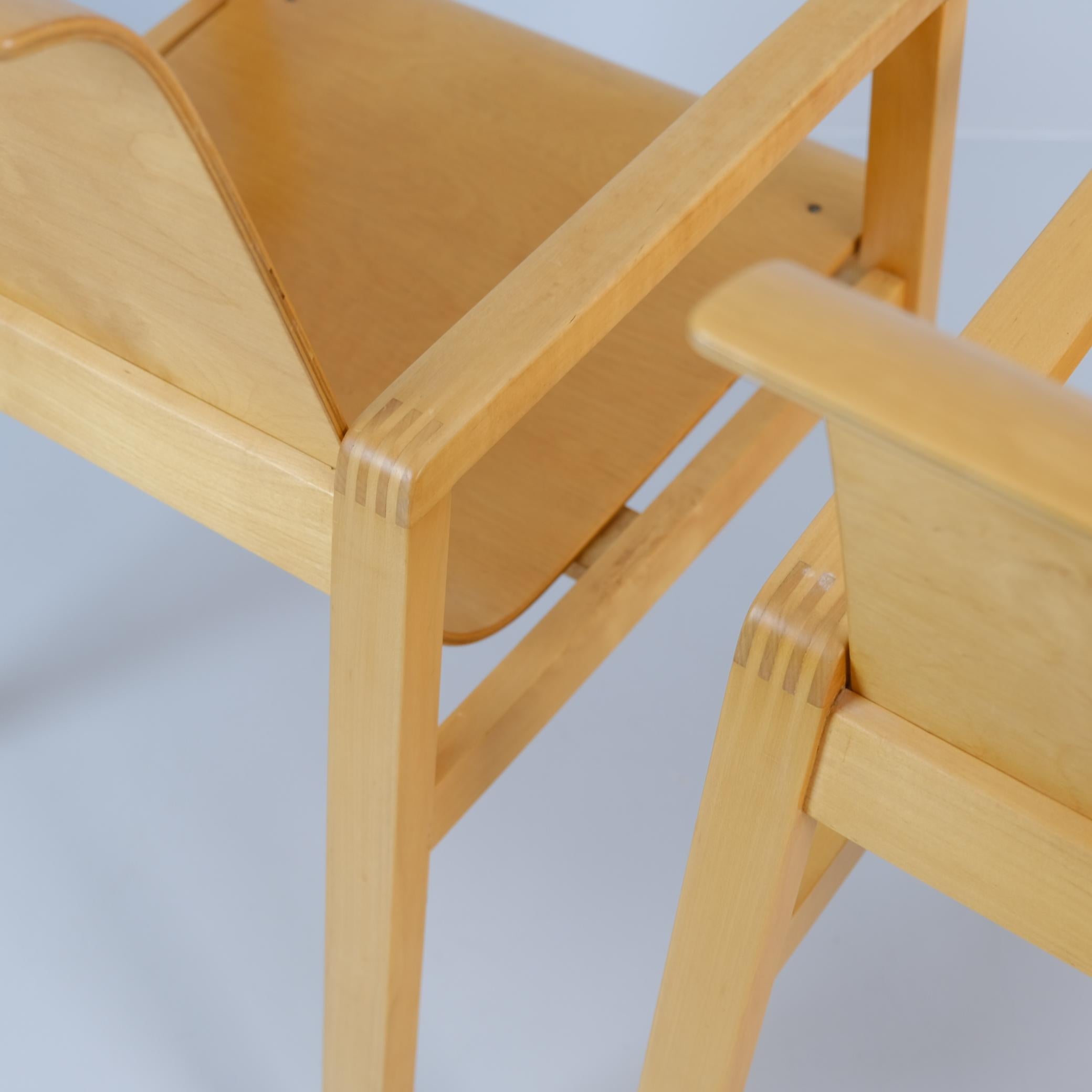 Alvar Aalto Pair of Hallway Armchairs Model 403 in Honey Birch, Artek 1950s In Good Condition For Sale In Helsinki, FI