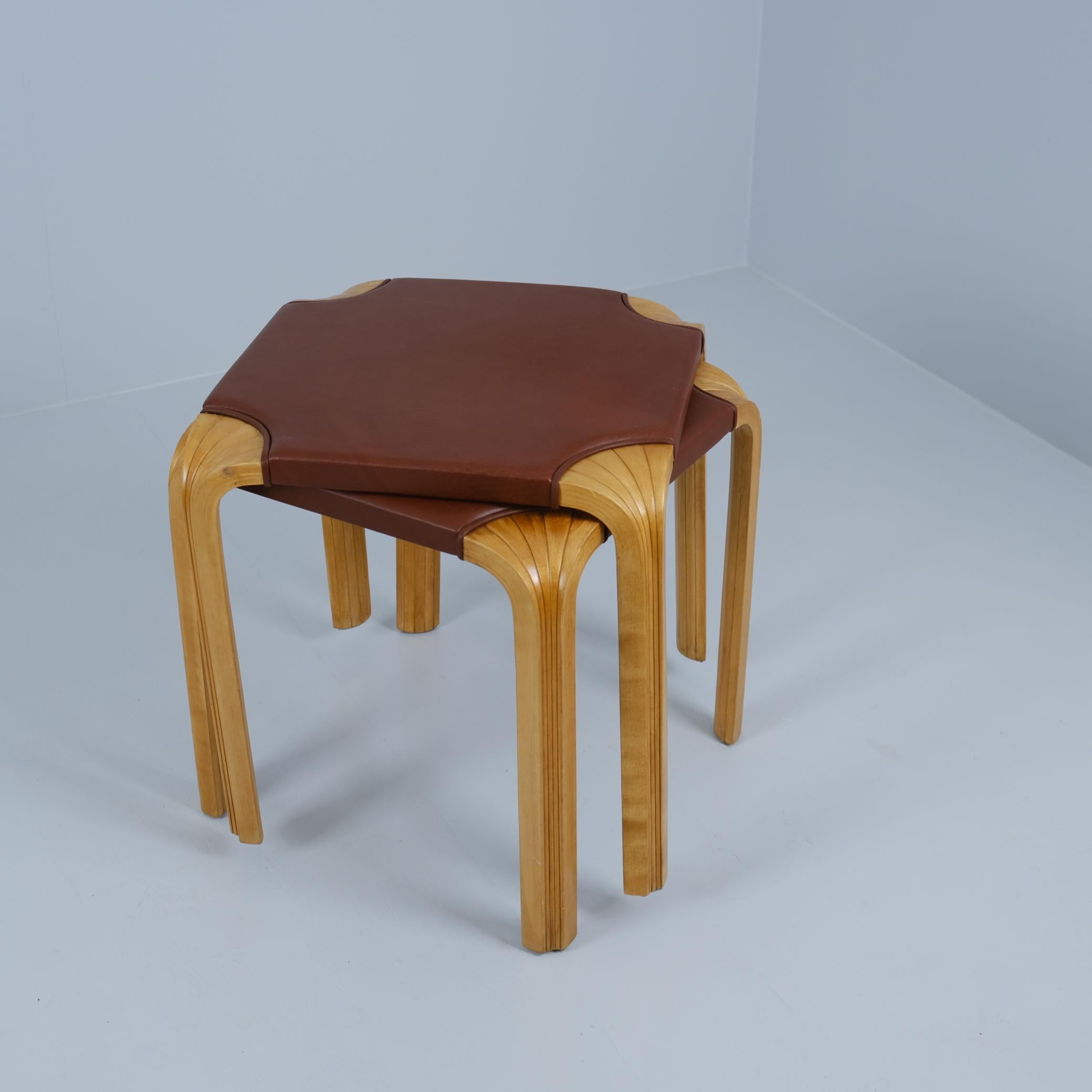 Alvar Aalto, Pair of X601 Stools with Fan Legs & Brown Leather, Artek 1960s For Sale 1