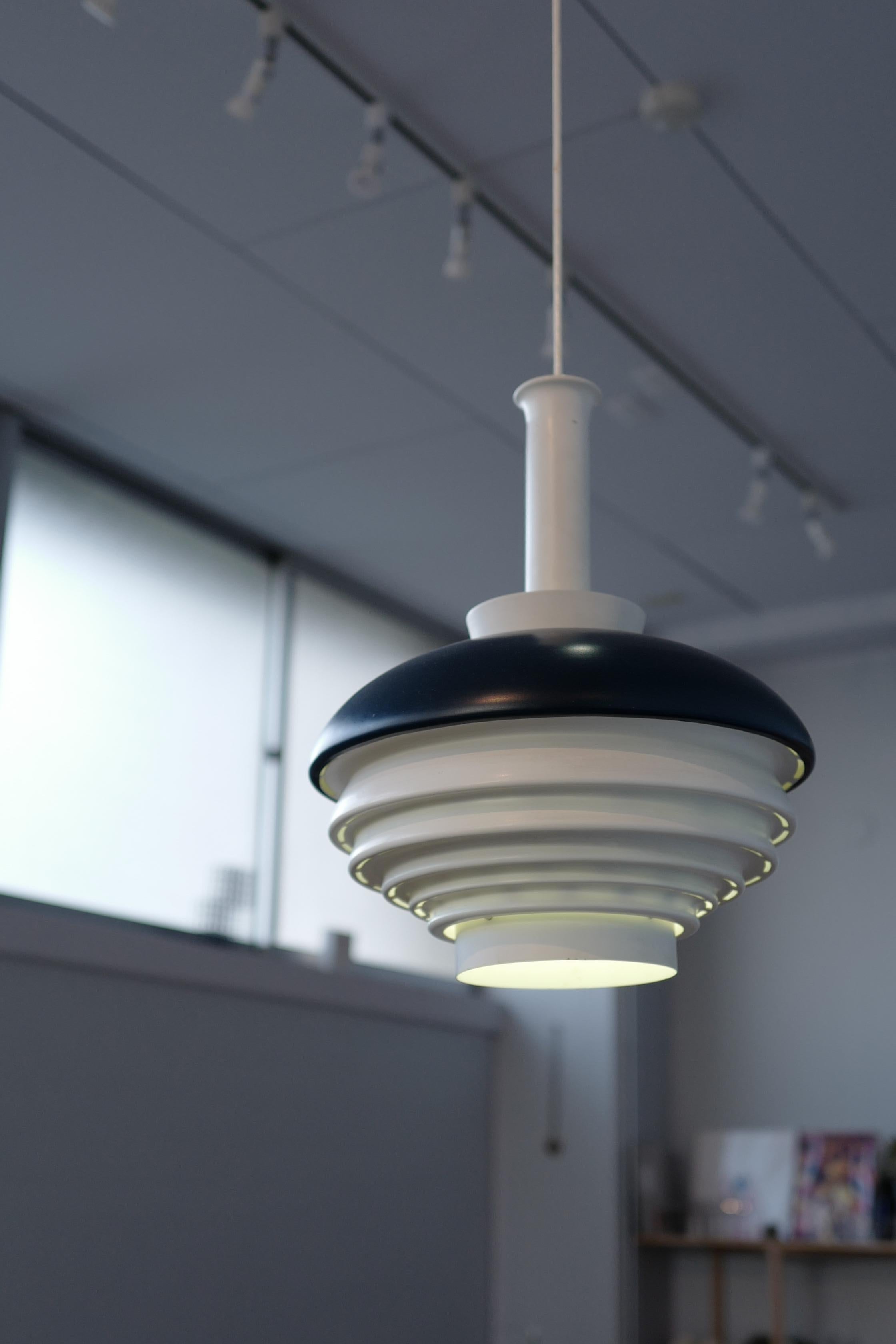 alvar aalto design A335A di Valaistustyö.
Condizioni originali degli anni '50.