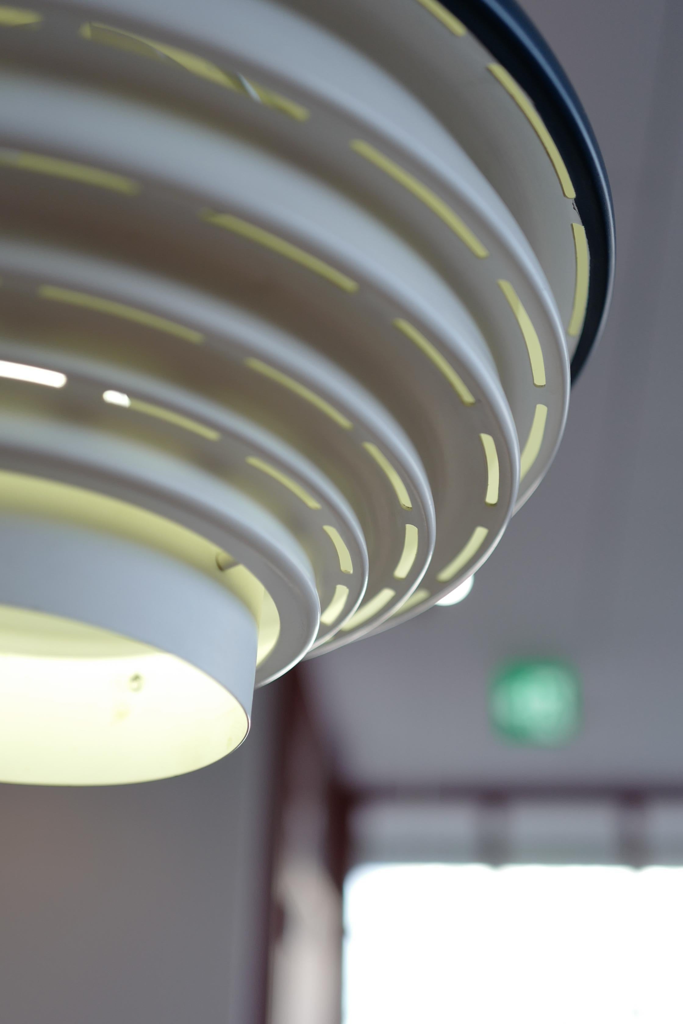 Metà XX secolo lampada a sospensione Alvar Aalto A335A di Valaistustyö in vendita