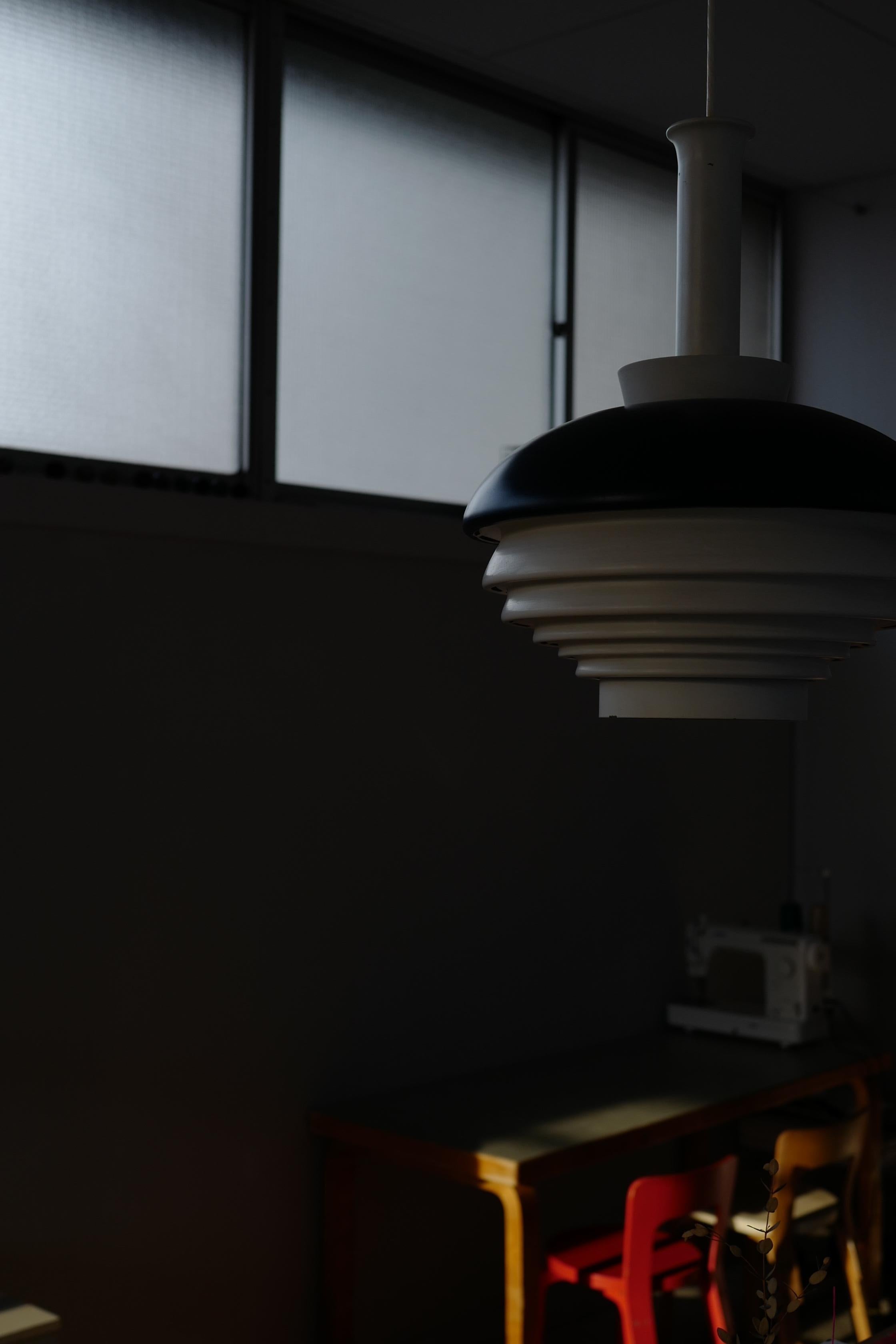 Ottone lampada a sospensione Alvar Aalto A335A di Valaistustyö in vendita