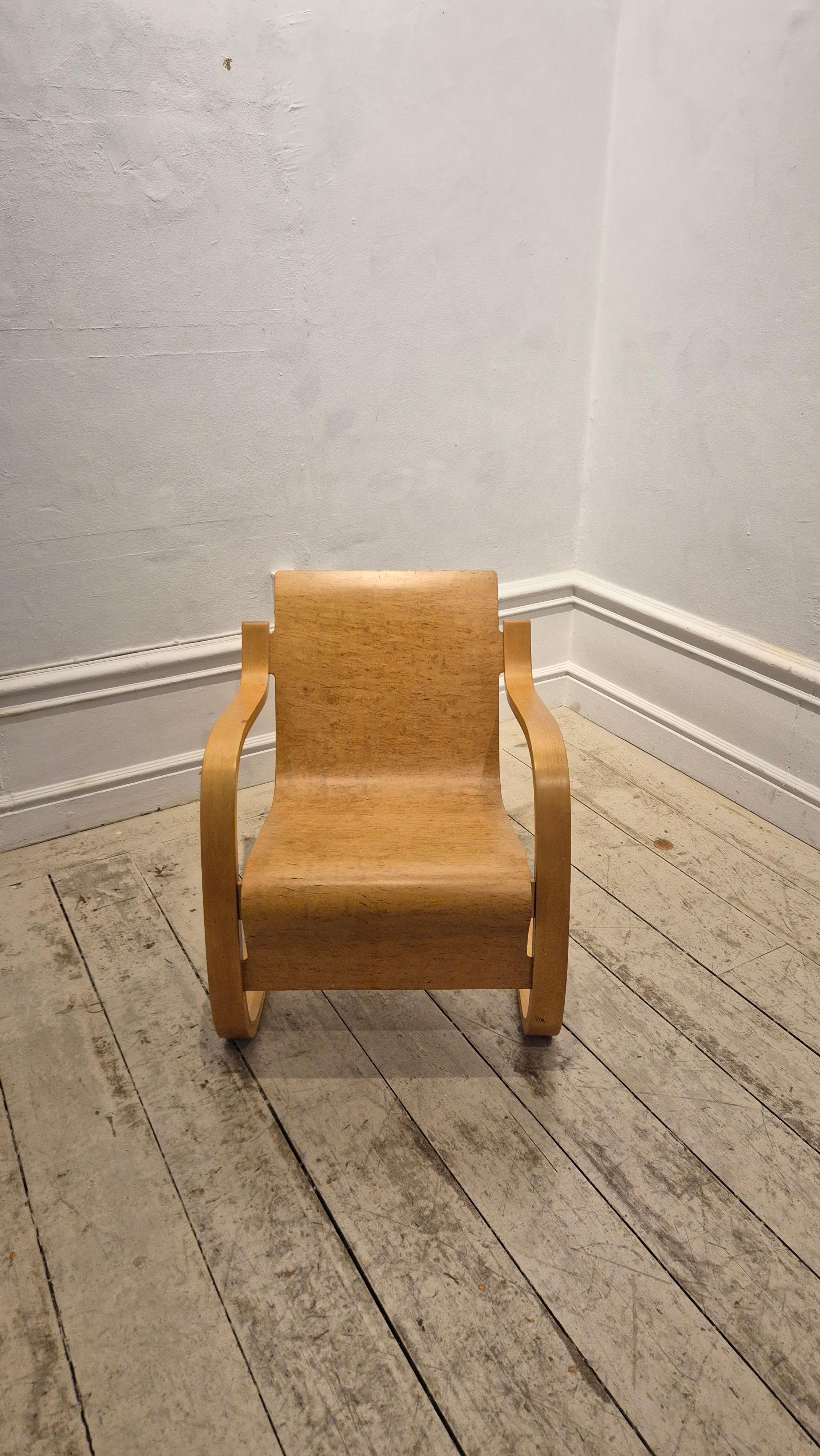 Alvar Aalto, rare collectable chair model 31 / 'Paimio', 1930/40s. (Laminiert) im Angebot
