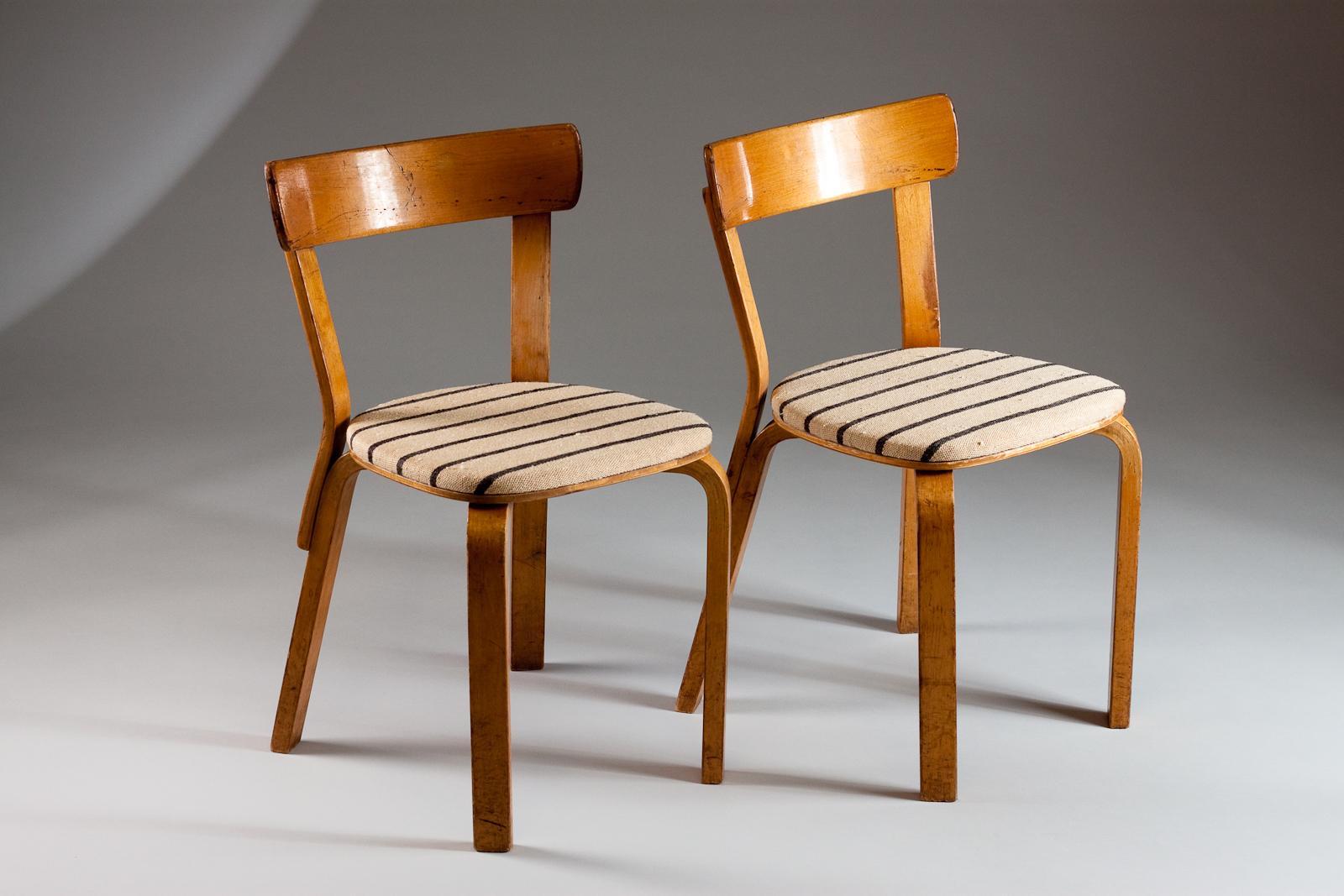 Alvar Aalto, Rare Pair of 1930s 69 Chairs with 
