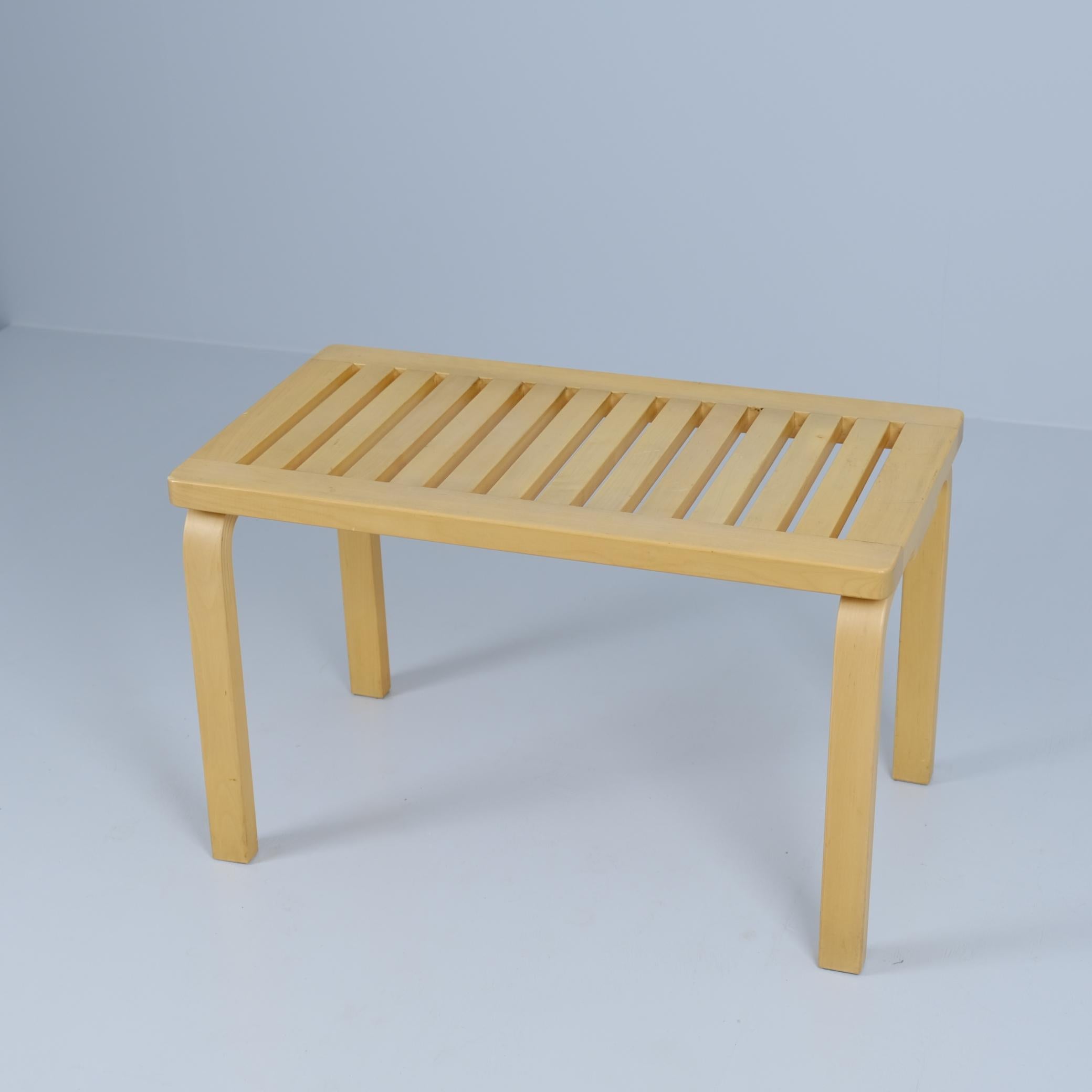 Panchina in betulla 'Ritiläpenkki' di Alvar Aalto modello 153B, Artek anni '70 in vendita 5