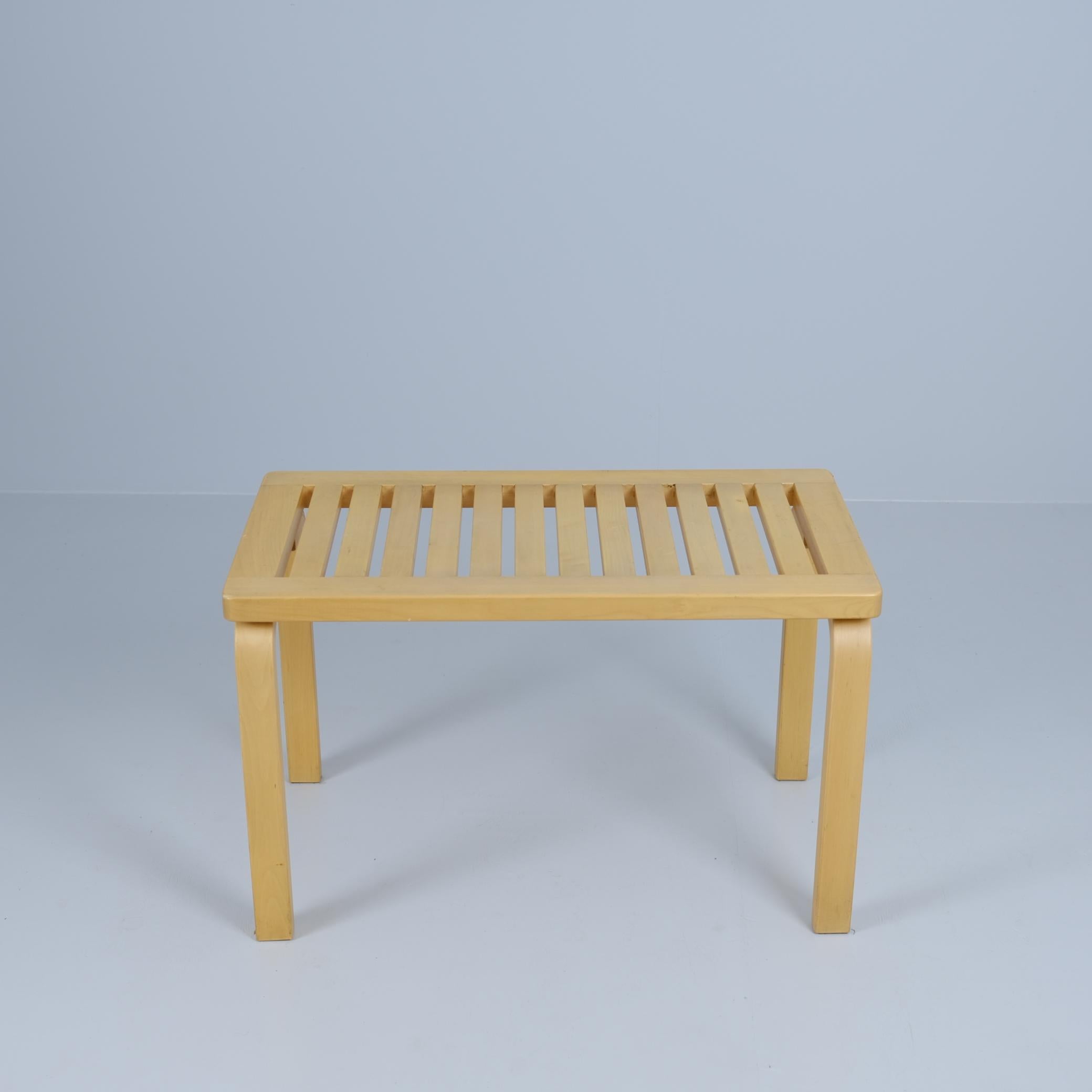 Scandinavo moderno Panchina in betulla 'Ritiläpenkki' di Alvar Aalto modello 153B, Artek anni '70 in vendita