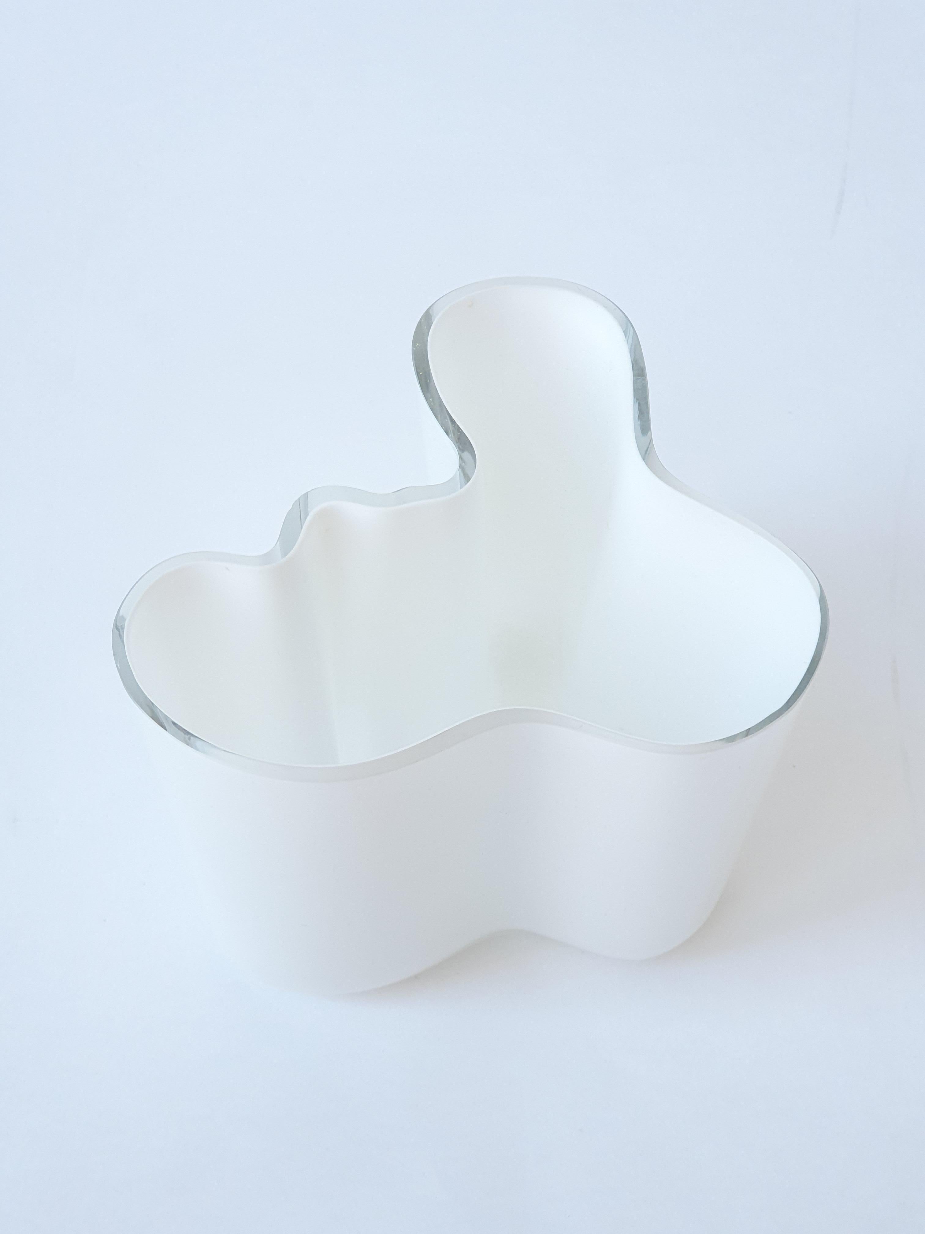 Alvar Aalto Savoy Vase 3030 by Iittala Signed For Sale 1