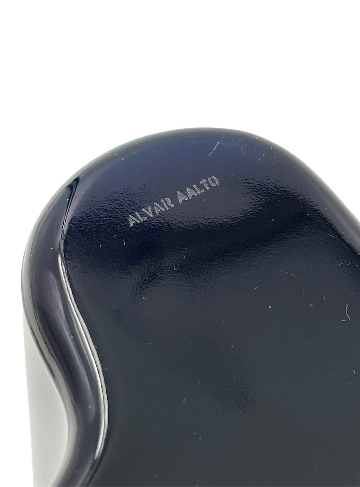 Alvar Aalto, Vase „Savoy“ aus blau getöntem Glas, Iittala, Finnland (20. Jahrhundert) im Angebot