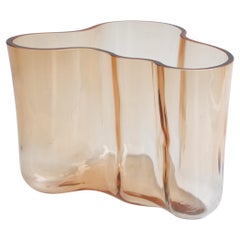 Vase "Savoy" d'Alvar Aalto en verre teinté caramel:: Iittala:: Finlande