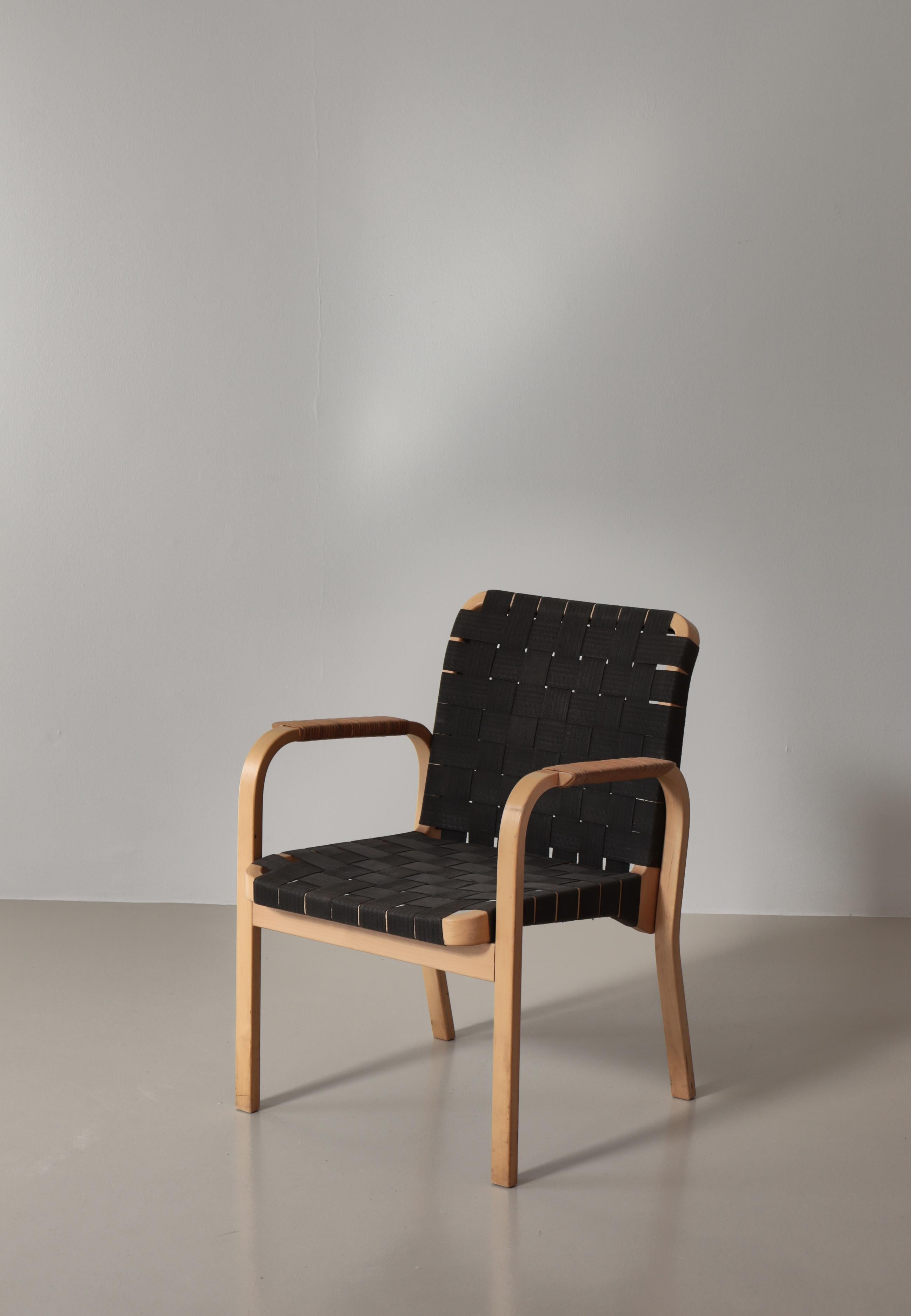 Sillón moderno escandinavo Alvar Aalto Model 45 Abedul y cincha de lino, años 70 en venta 5
