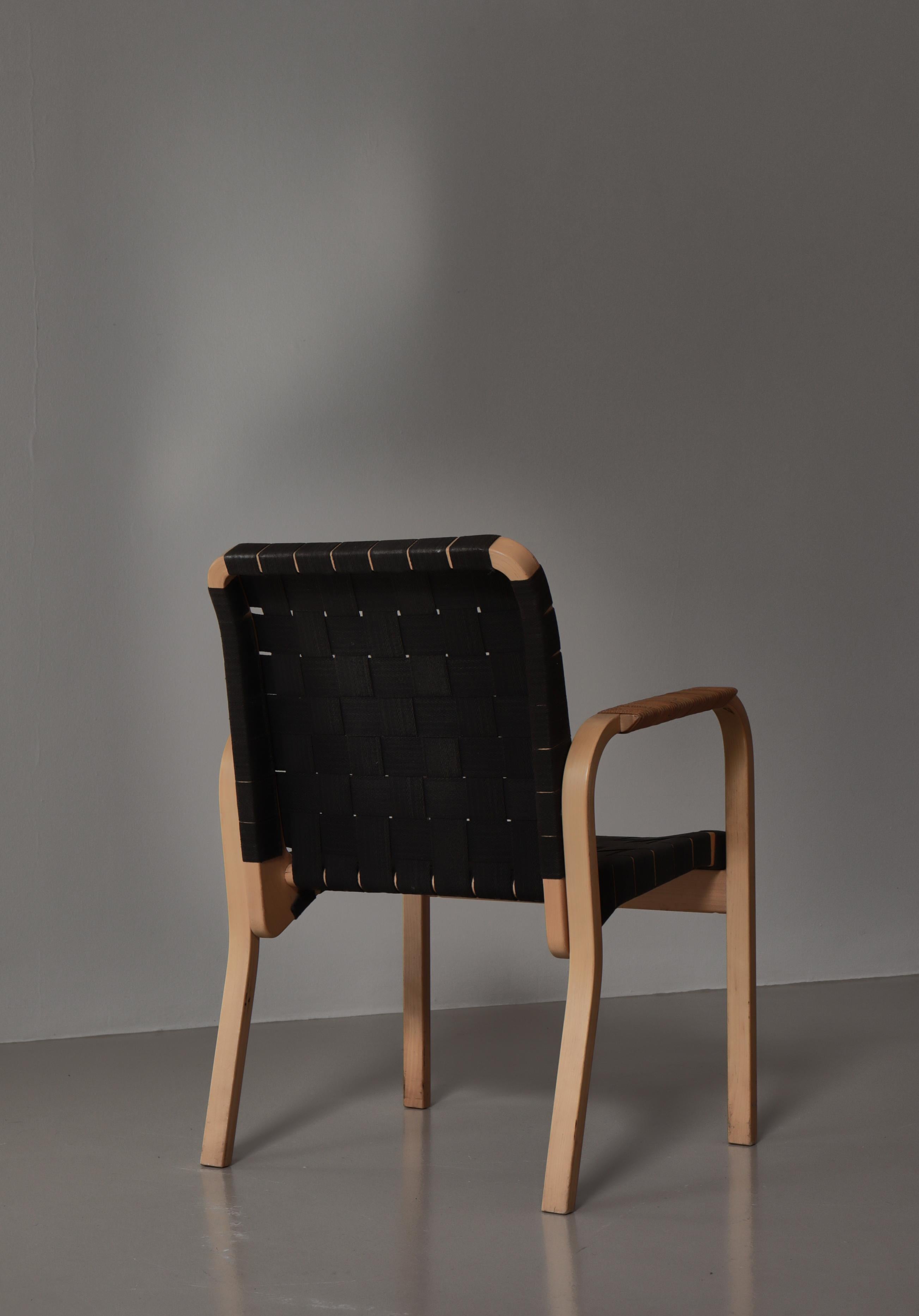 Sillón moderno escandinavo Alvar Aalto Model 45 Abedul y cincha de lino, años 70 en venta 7