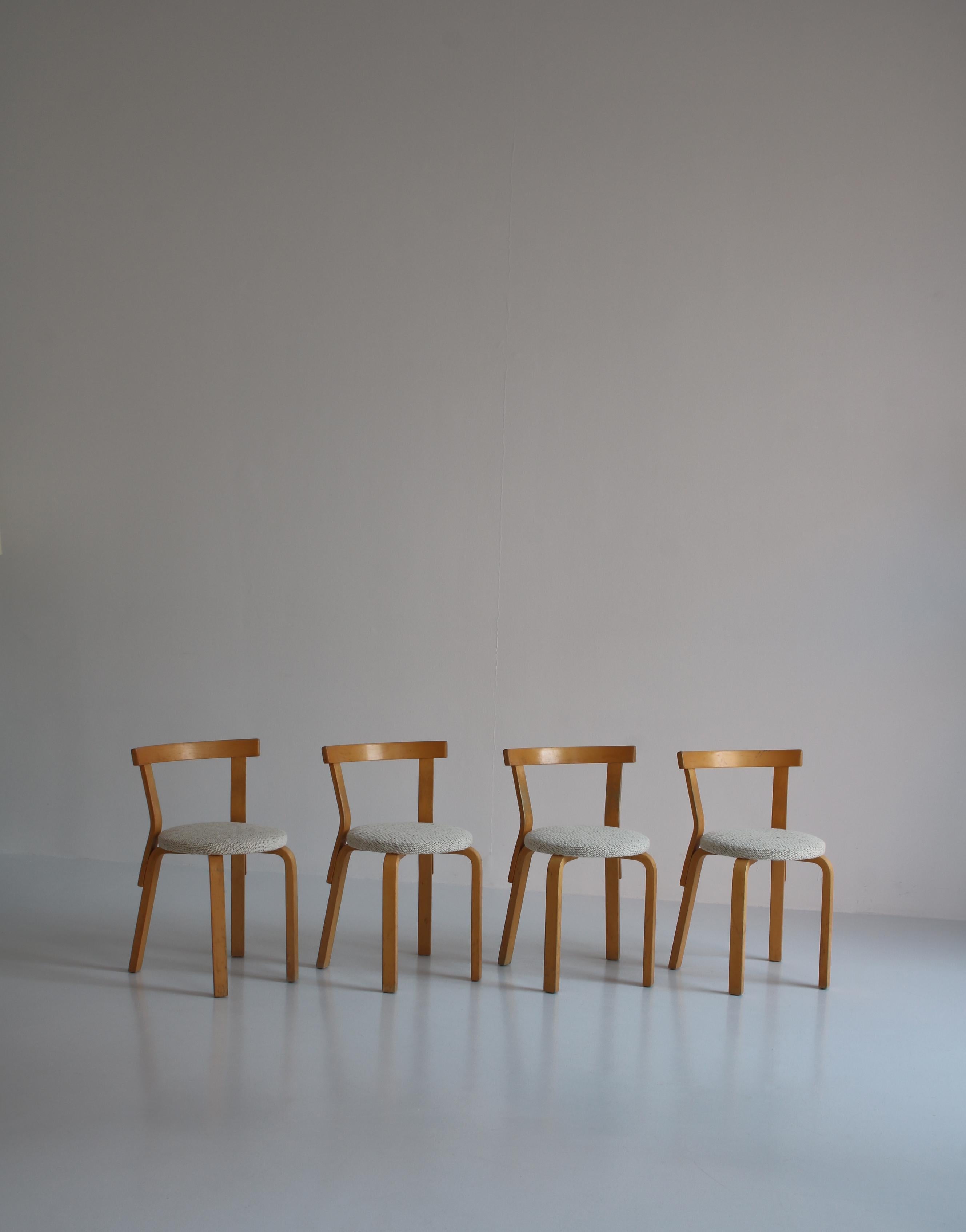 Set of 4 Alvar Aalto chairs model 68 in Birch by Artek, 1970s, Finland 7
