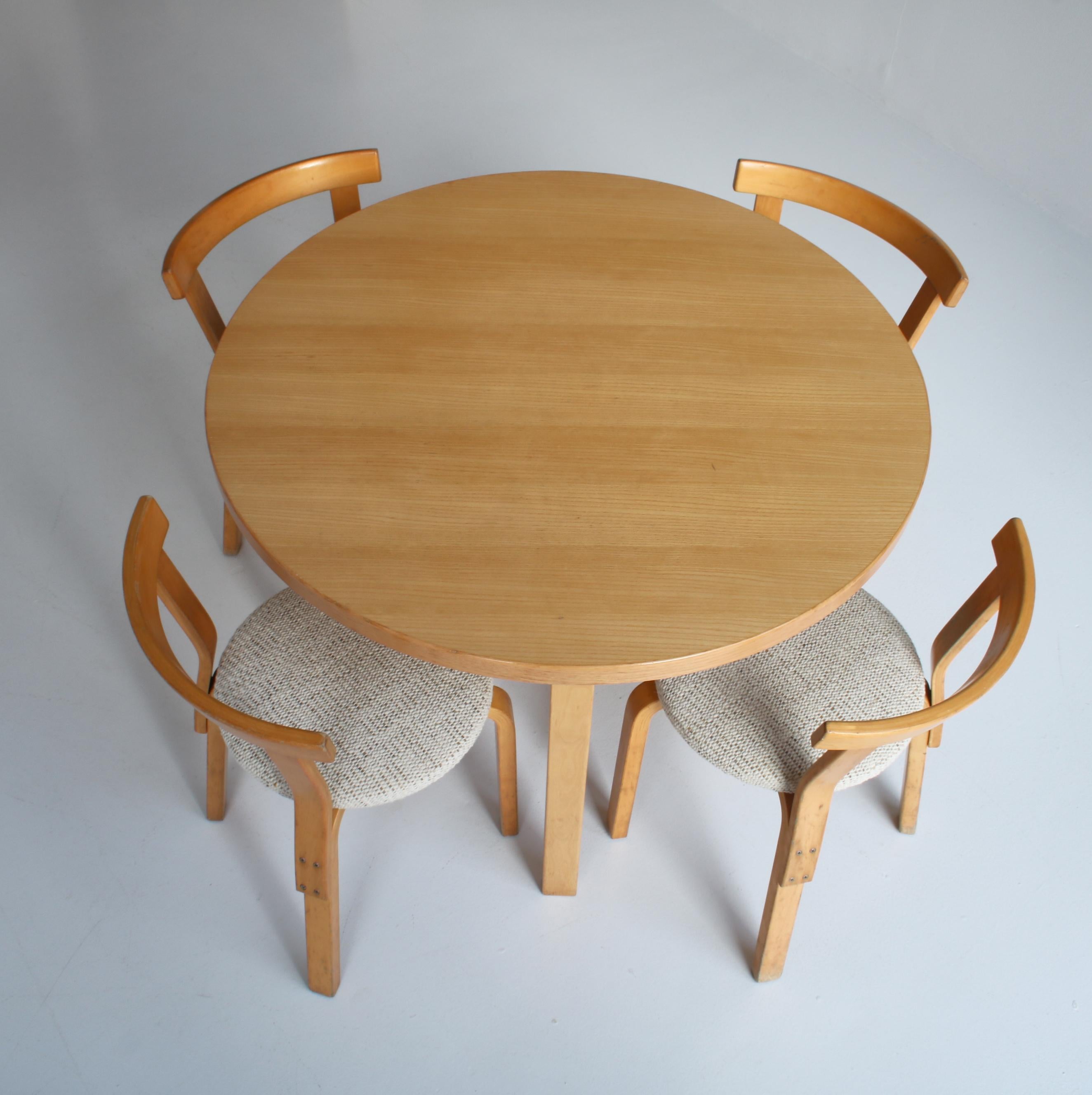 Late 20th Century Set of 4 Alvar Aalto chairs model 68 in Birch by Artek, 1970s, Finland