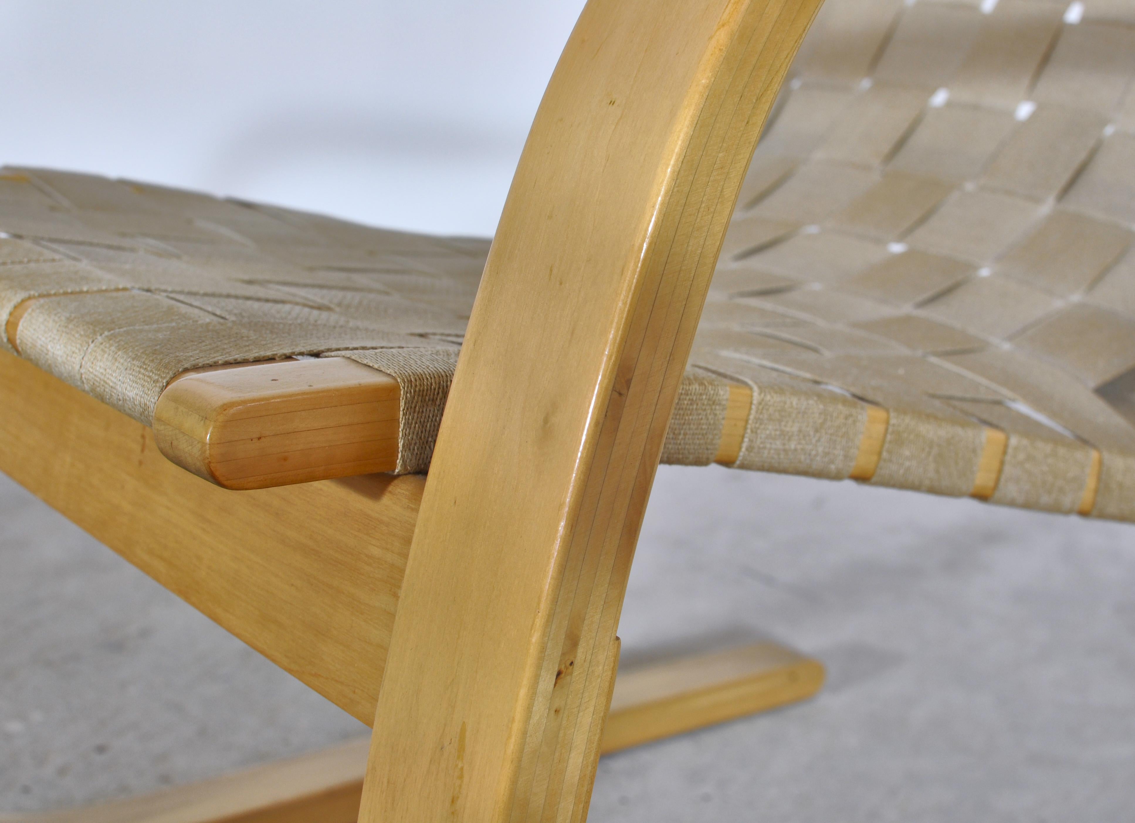 Alvar Aalto Scandinavian Modern Lounge Chairs Model 406 in Birch by Artek, 1960s 7