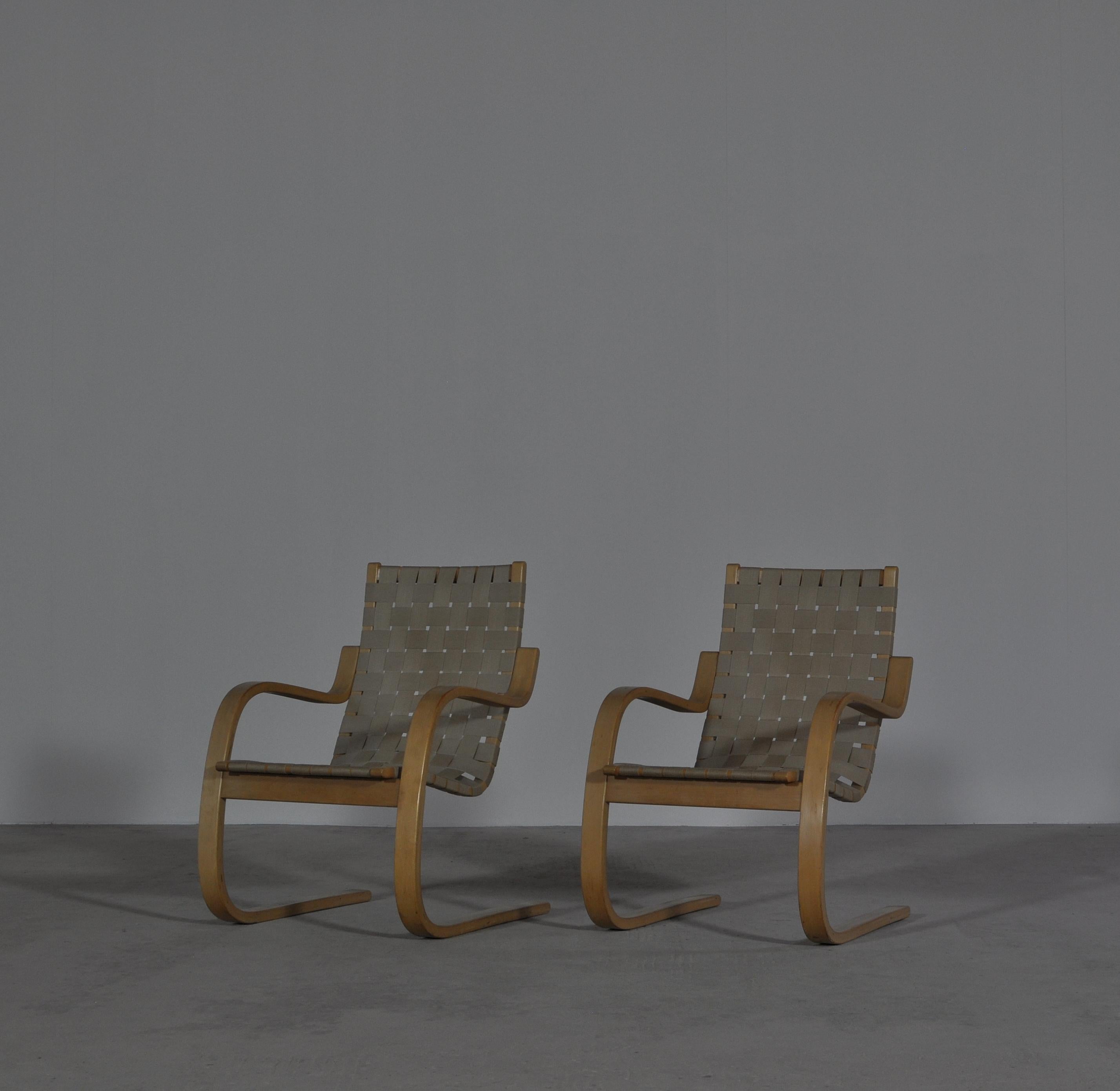 Alvar Aalto Scandinavian Modern Lounge Chairs Model 406 in Birch by Artek, 1960s 8