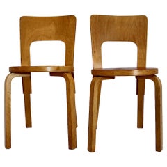 Alvar Aalto Skandinavisches Modernes Vintage Duo-Paar Birke Rotes Laminat 1935 Finnland