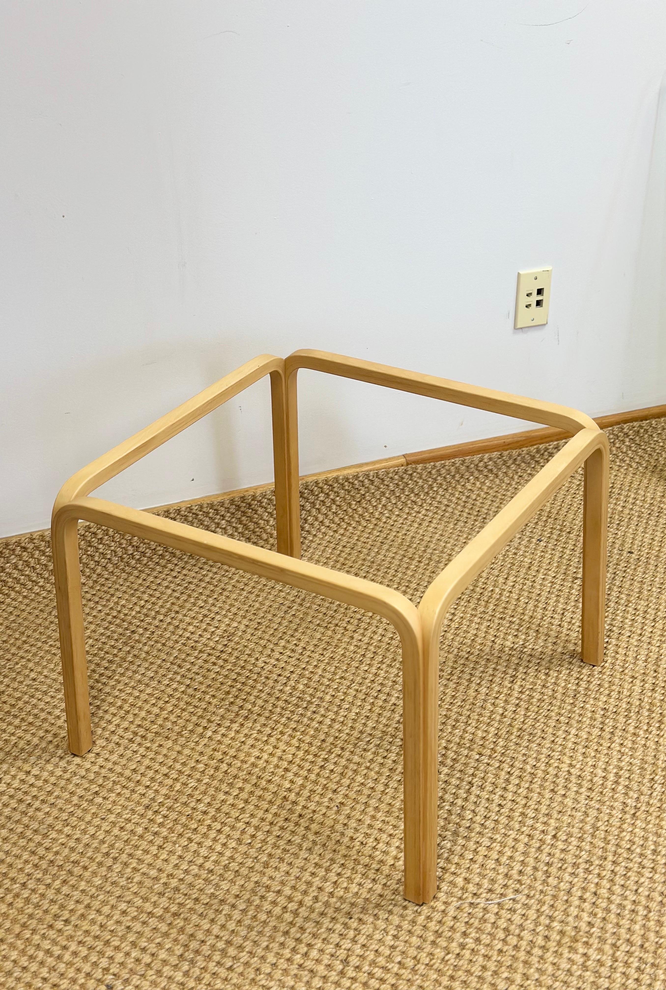 Table basse rectangulaire scandinave Y805 en contreplaqué de bouleau et verre Alvar Aalto en vente 1