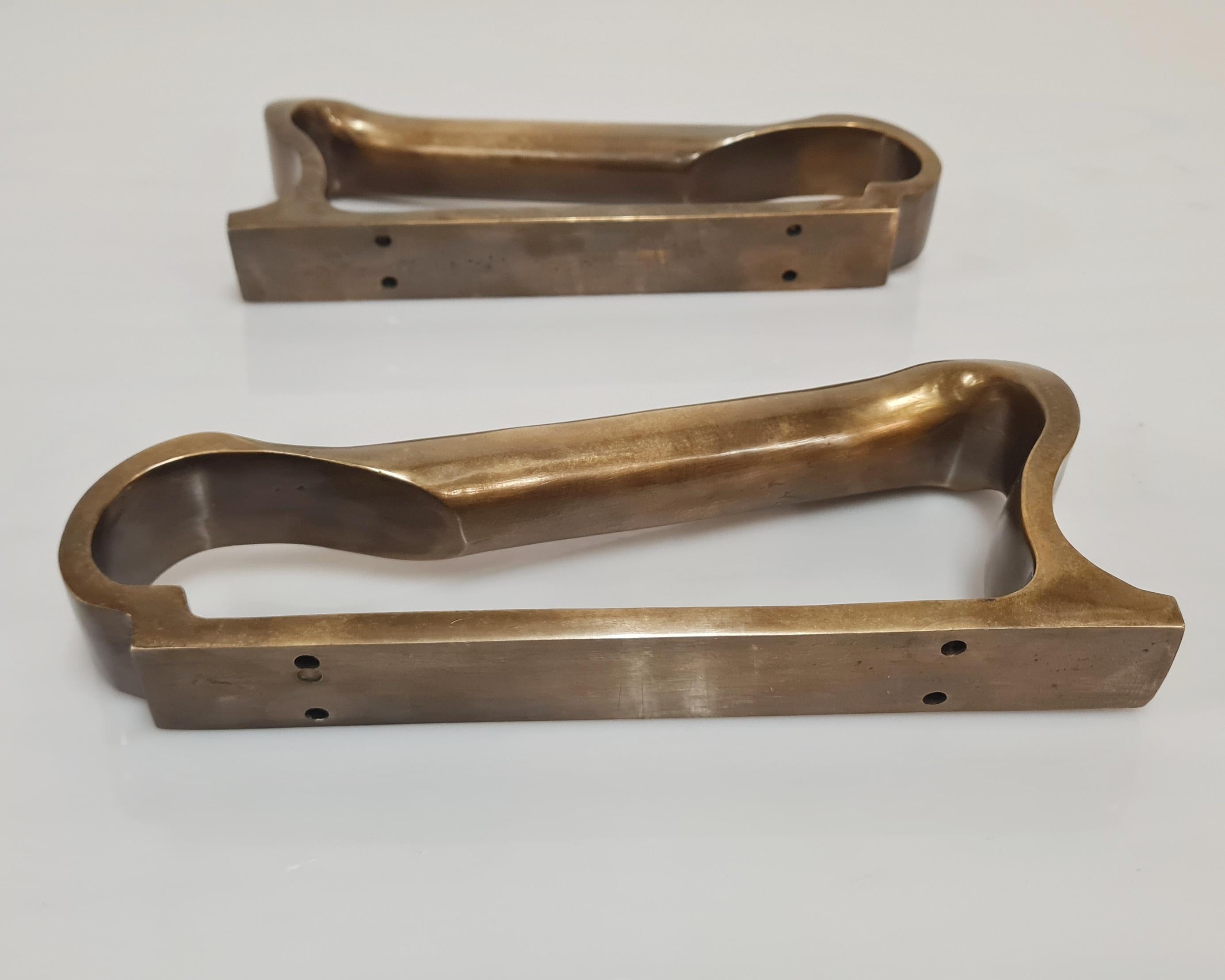 Poignées de porte / tirettes sculpturales en bronze moulé d'Alvar Aalto+Aalto, Valaistustyö 1950s Bon état - En vente à Helsinki, FI