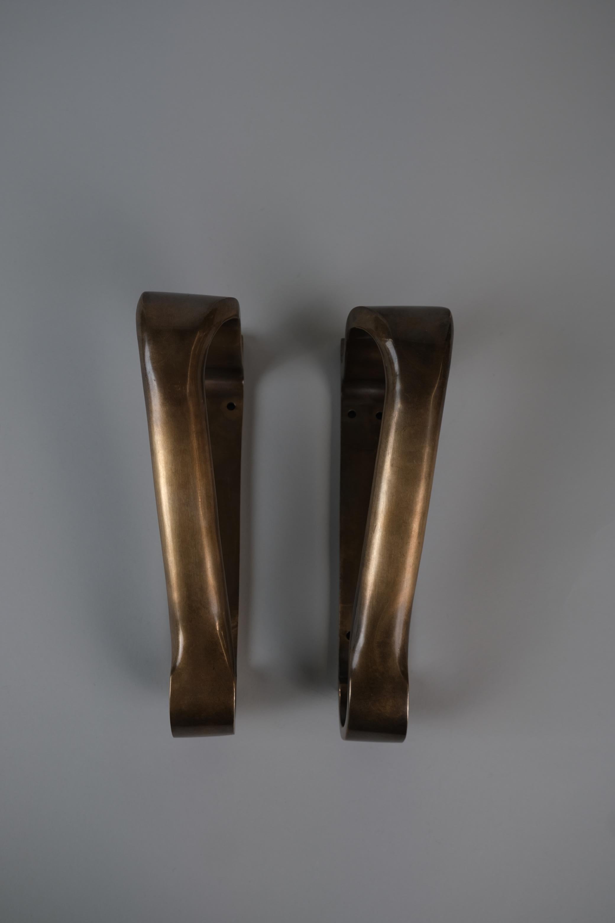 Poignées de porte / tirettes sculpturales en bronze moulé d'Alvar Aalto+Aalto, Valaistustyö 1950s en vente 1