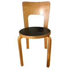 Alvar Aalto Satz von 4 Stühlen, Modell 66, um 1969, Birkenholz