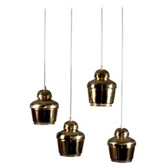Alvar Aalto, ensemble de 4 pendentifs "Golden bell" A330 des années 1950, Valaistustyö CIRCA