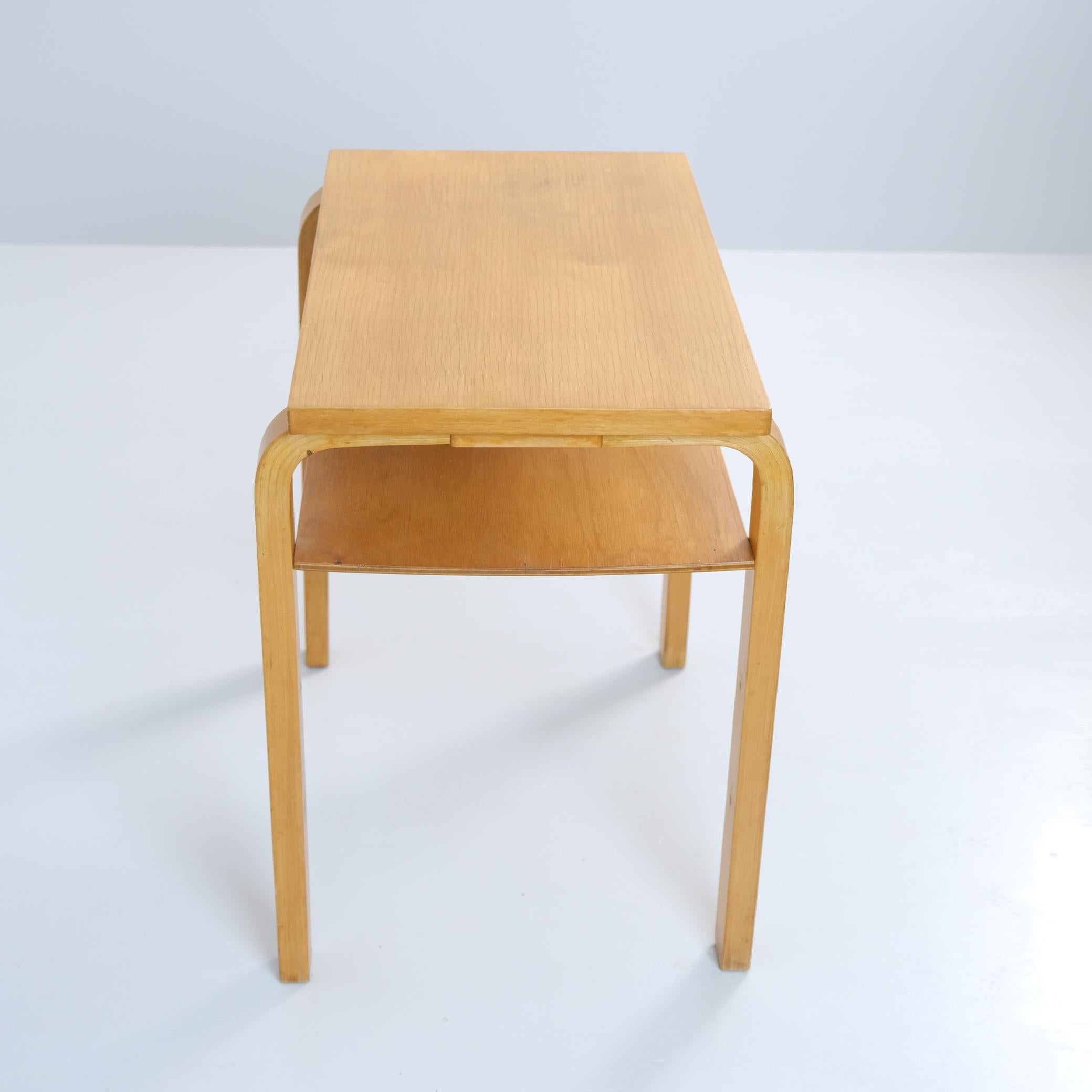 Alvar Aalto Side / Newspaper Table Model A 86 in Birch for Artek, 1930s For Sale 2