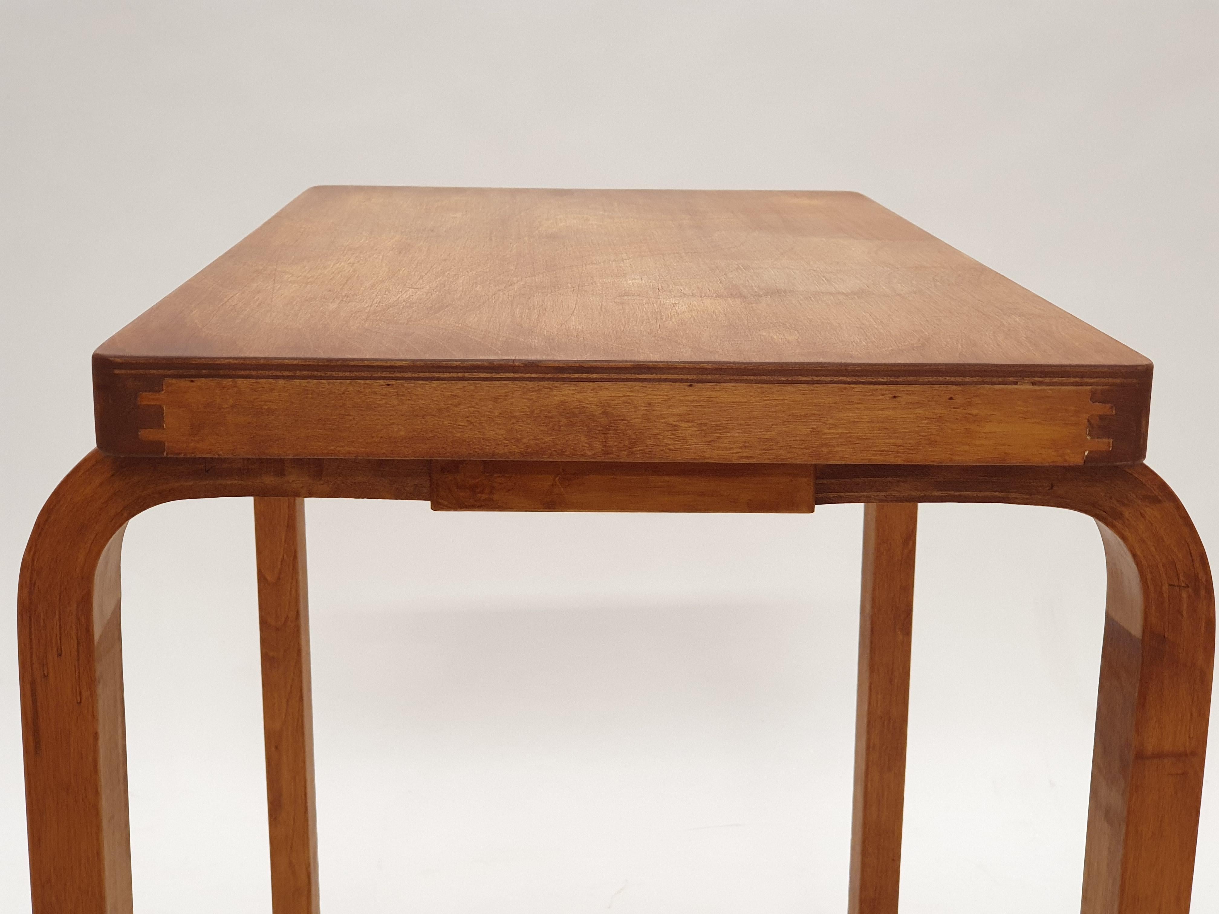 Alvar Aalto Beistelltisch 1950er-1960er Jahre im Angebot 2