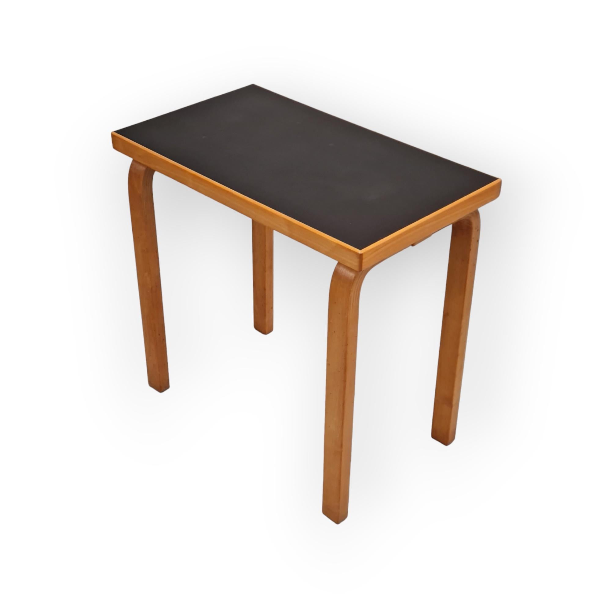 Alvar aalto Side Table Model 86 for Artek, 1930s For Sale 1