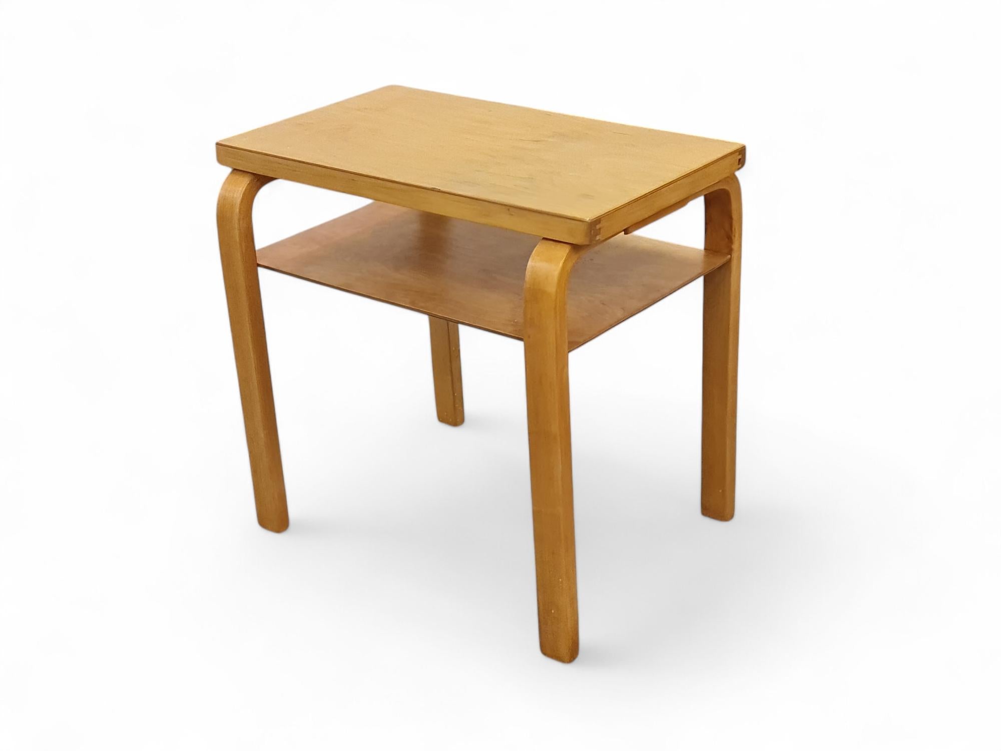 Alvar Aalto Side Table Model A86 in Honey Birch, Artek, 1940s For Sale 5