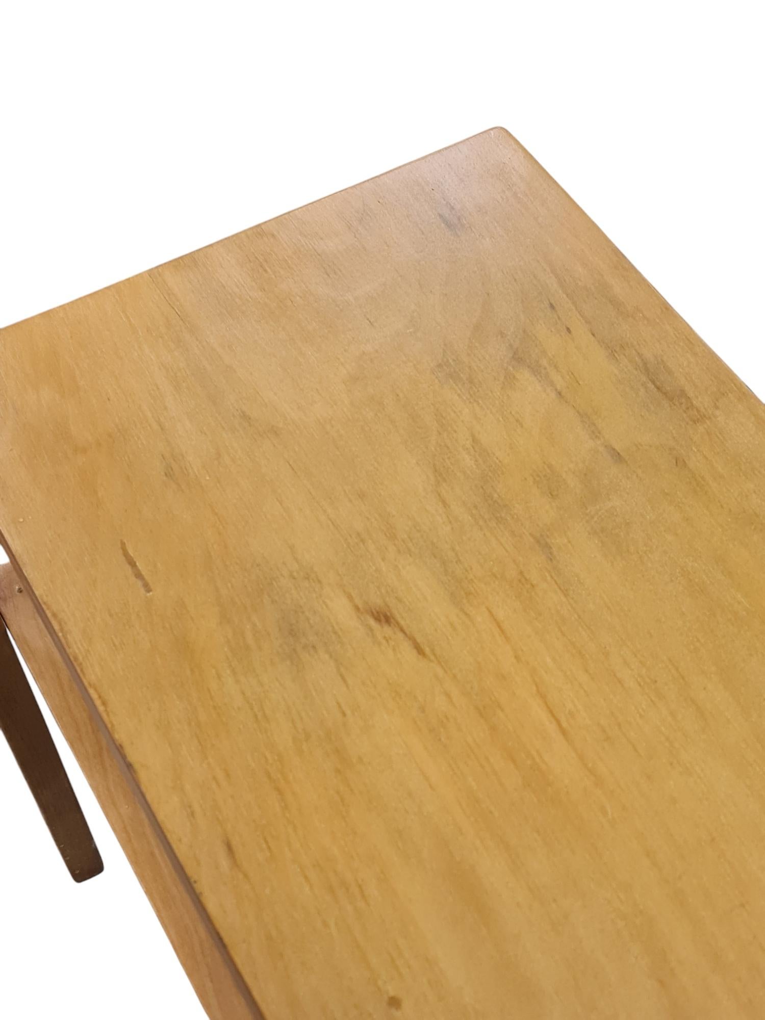 Alvar Aalto Side Table Model A86 in Honey Birch, Artek, 1940s For Sale 1