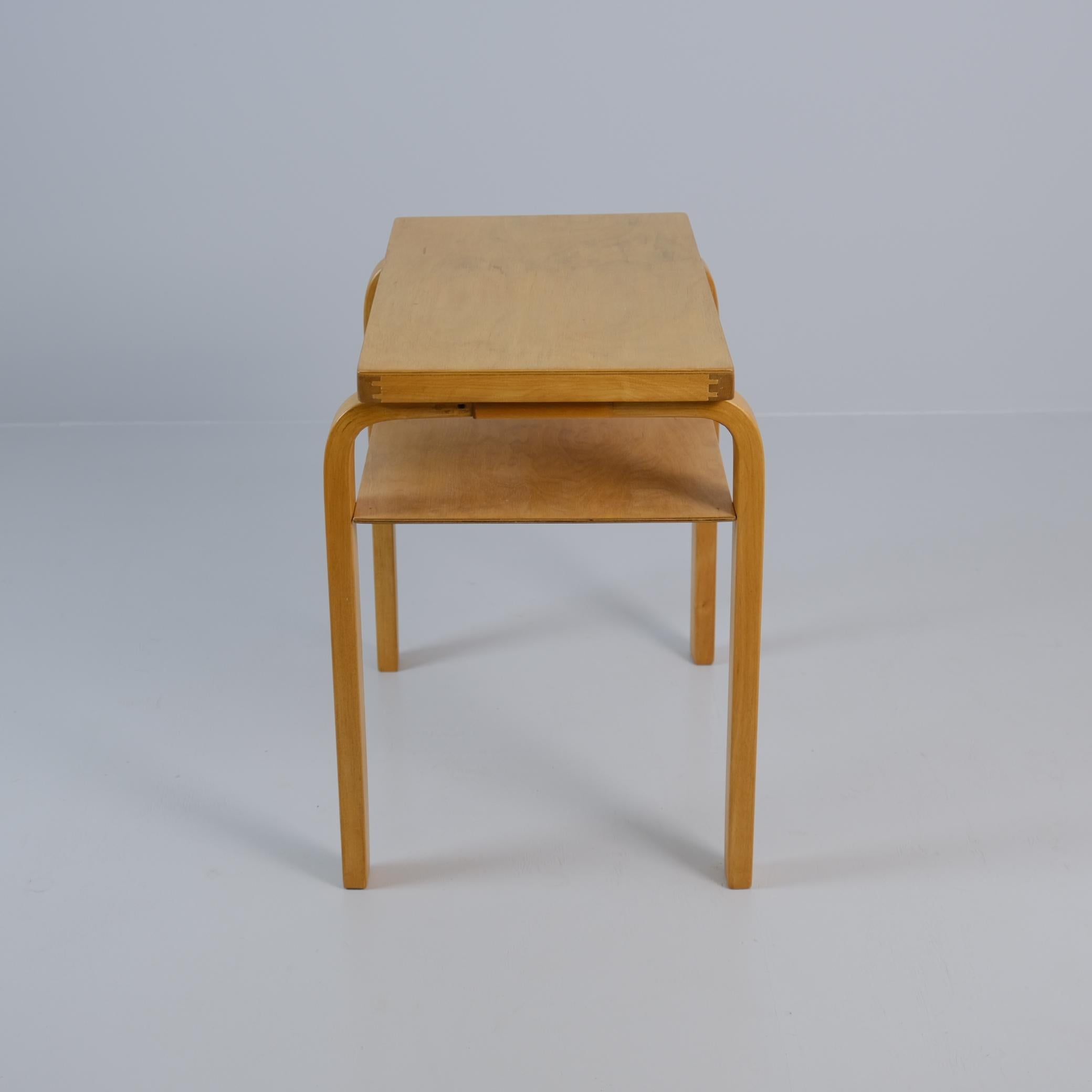 Finlandese Tavolino Alvar Aalto Modello A86 in betulla miele, Artek, anni '40 in vendita