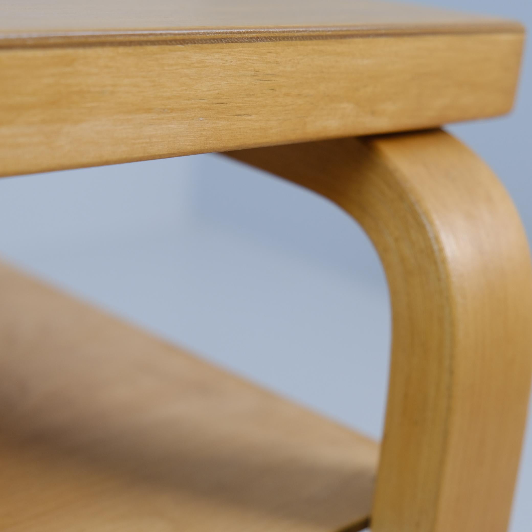 Tavolino Alvar Aalto Modello A86 in betulla miele, Artek, anni '40 in vendita 1