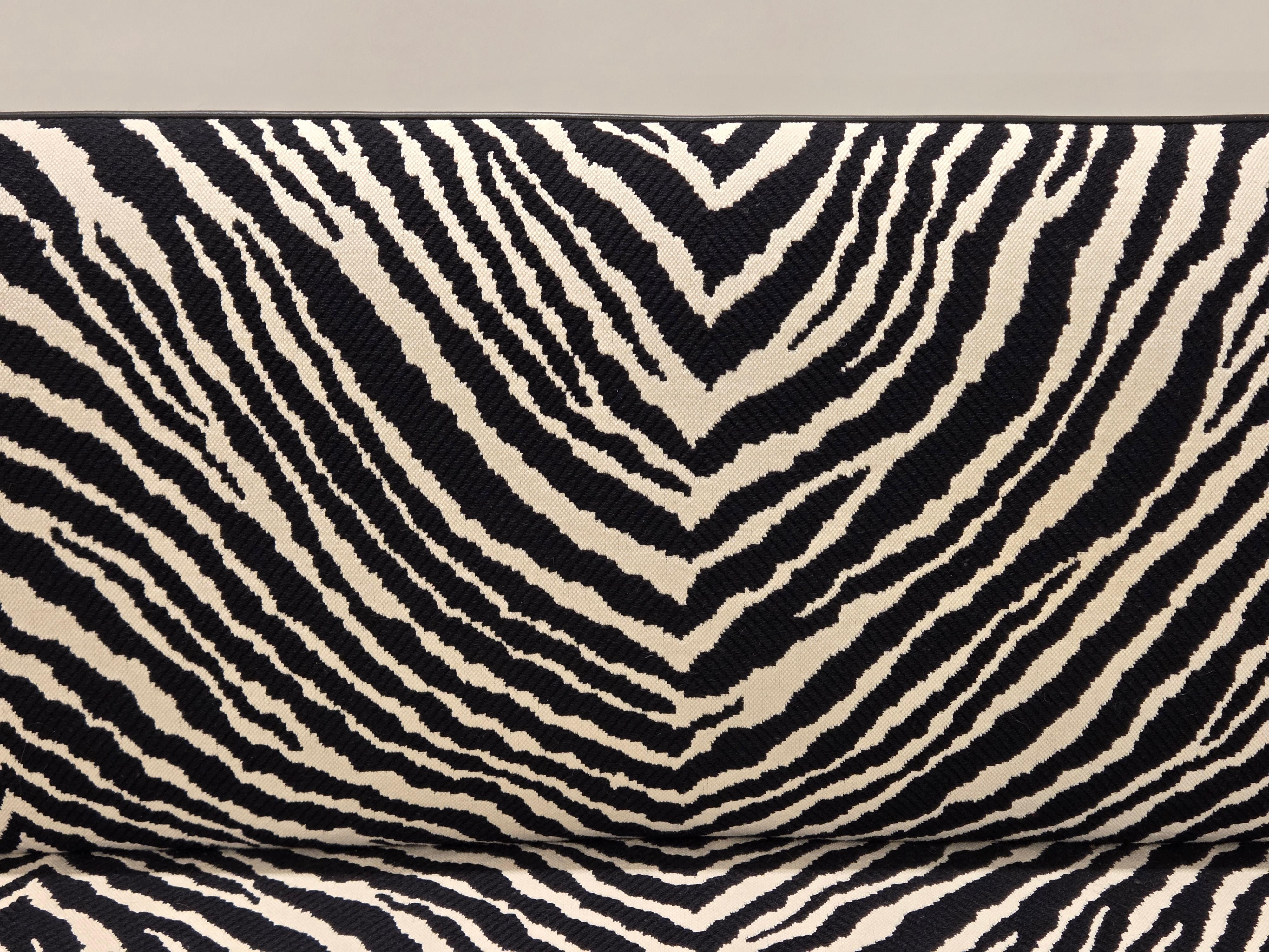 Alvar Aalto Sofa 544 with Zebra upholstery For Sale 4