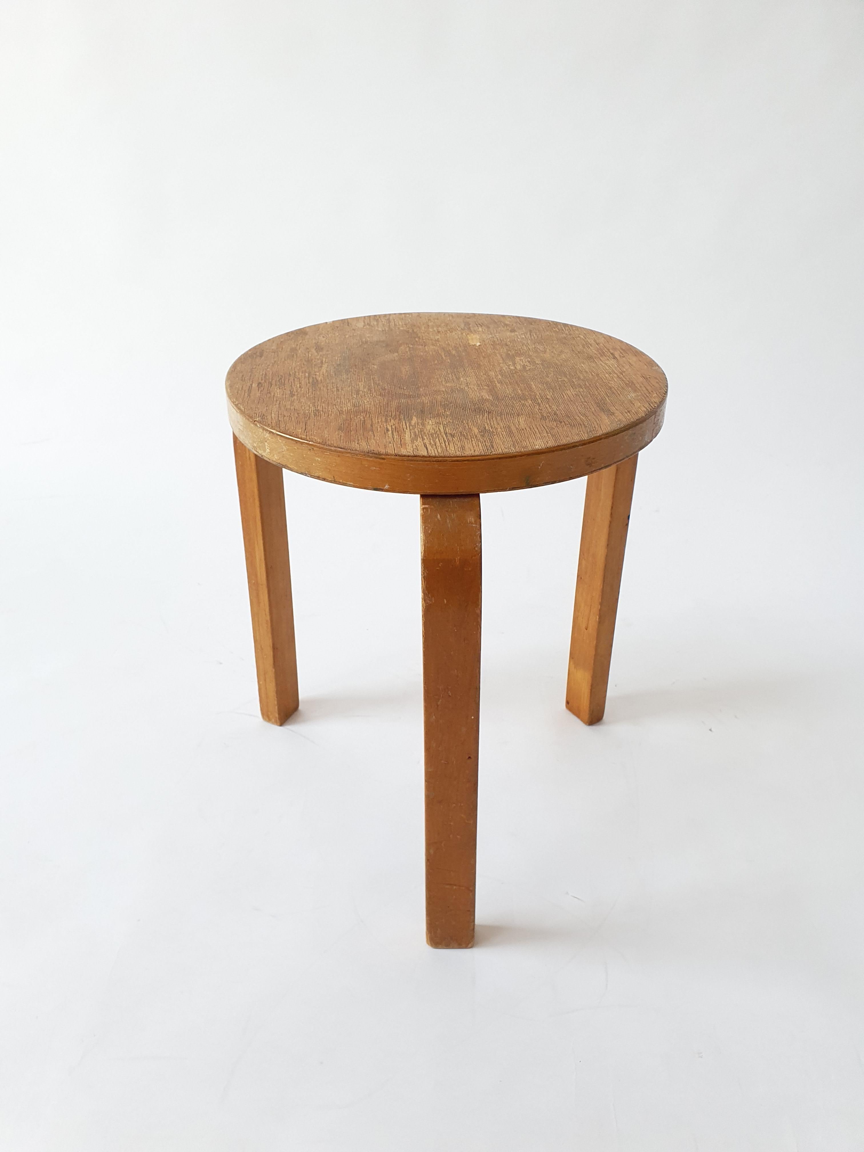 Alvar Aalto Taburete 60 de Artek en los años 1940-50 Escandinavo moderno en venta