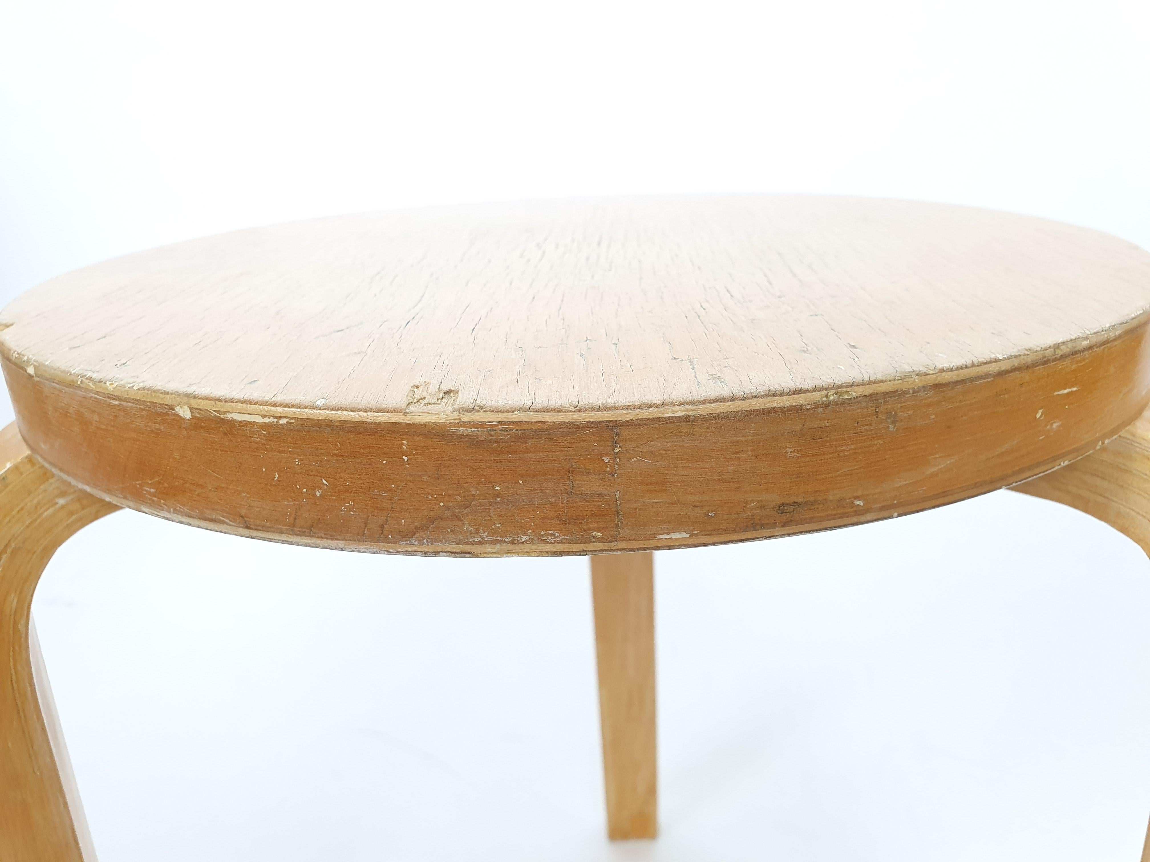 Scandinave moderne Alvar Aalto+Aalto Tabouret 60 par Artek en 1960 en vente