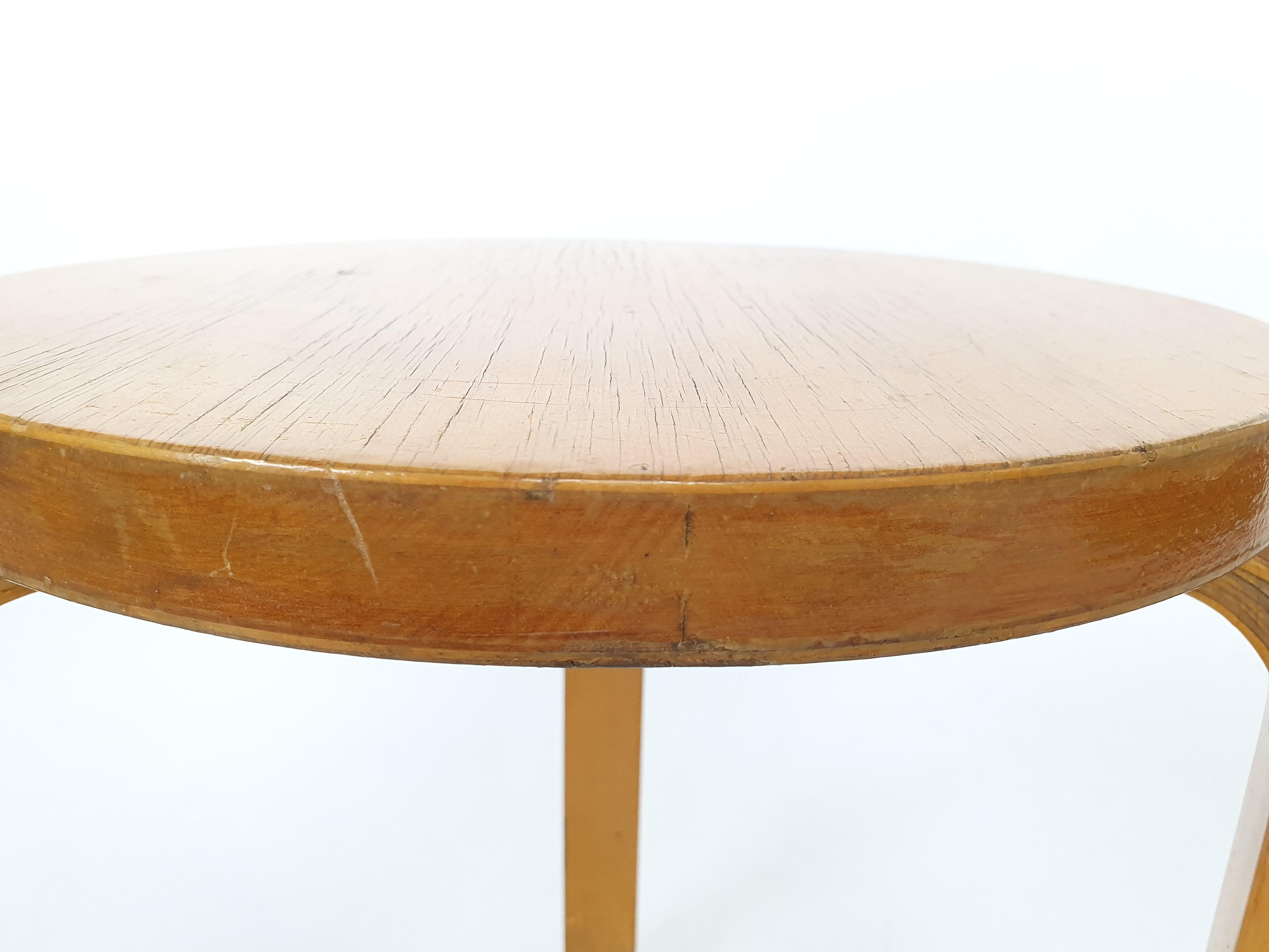 Finlandais Alvar Aalto+Aalto Tabouret 60 par Artek en 1960 en vente