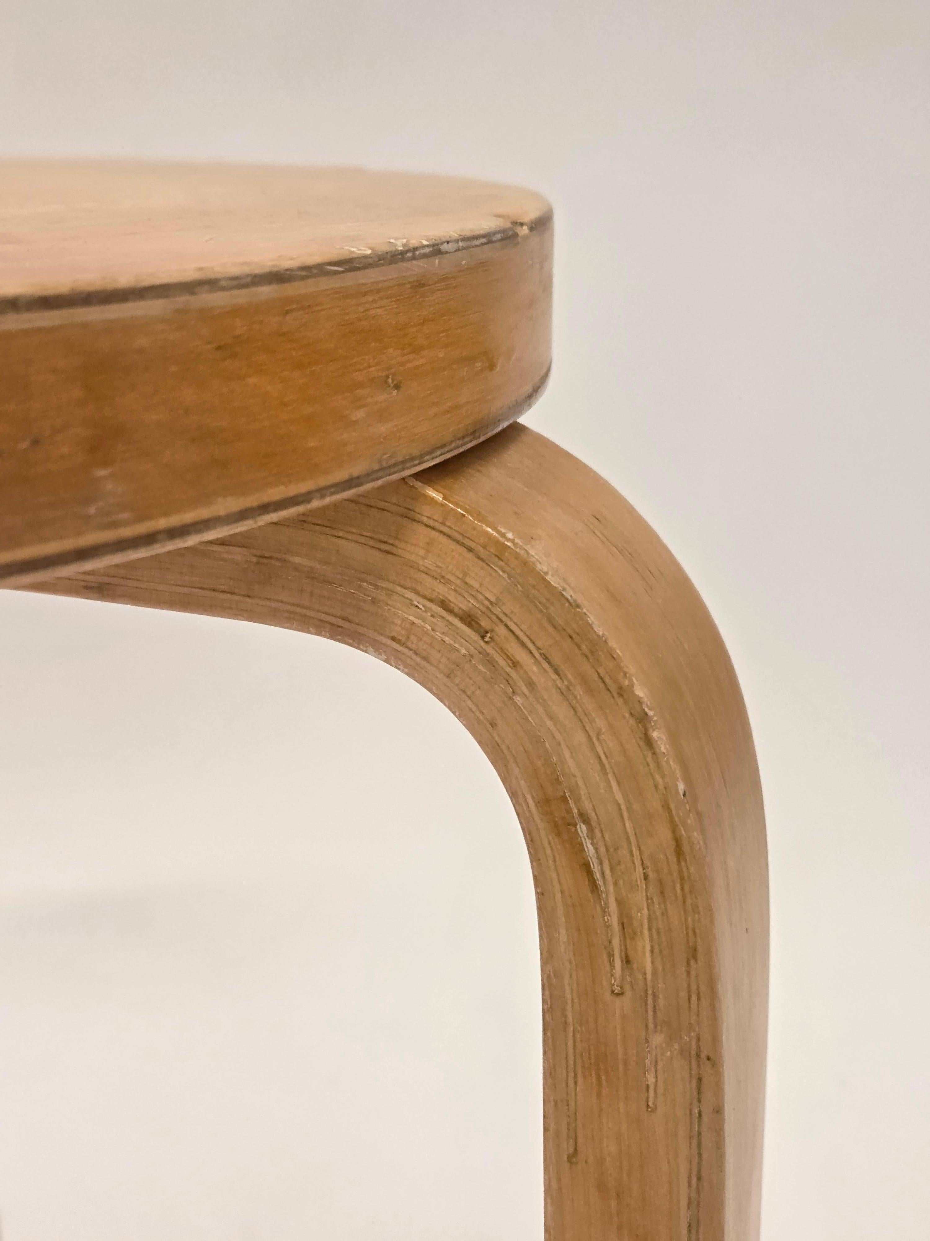 Alvar Aalto Stool 60 by Artek in 1960s In Good Condition For Sale In Espoo, FI