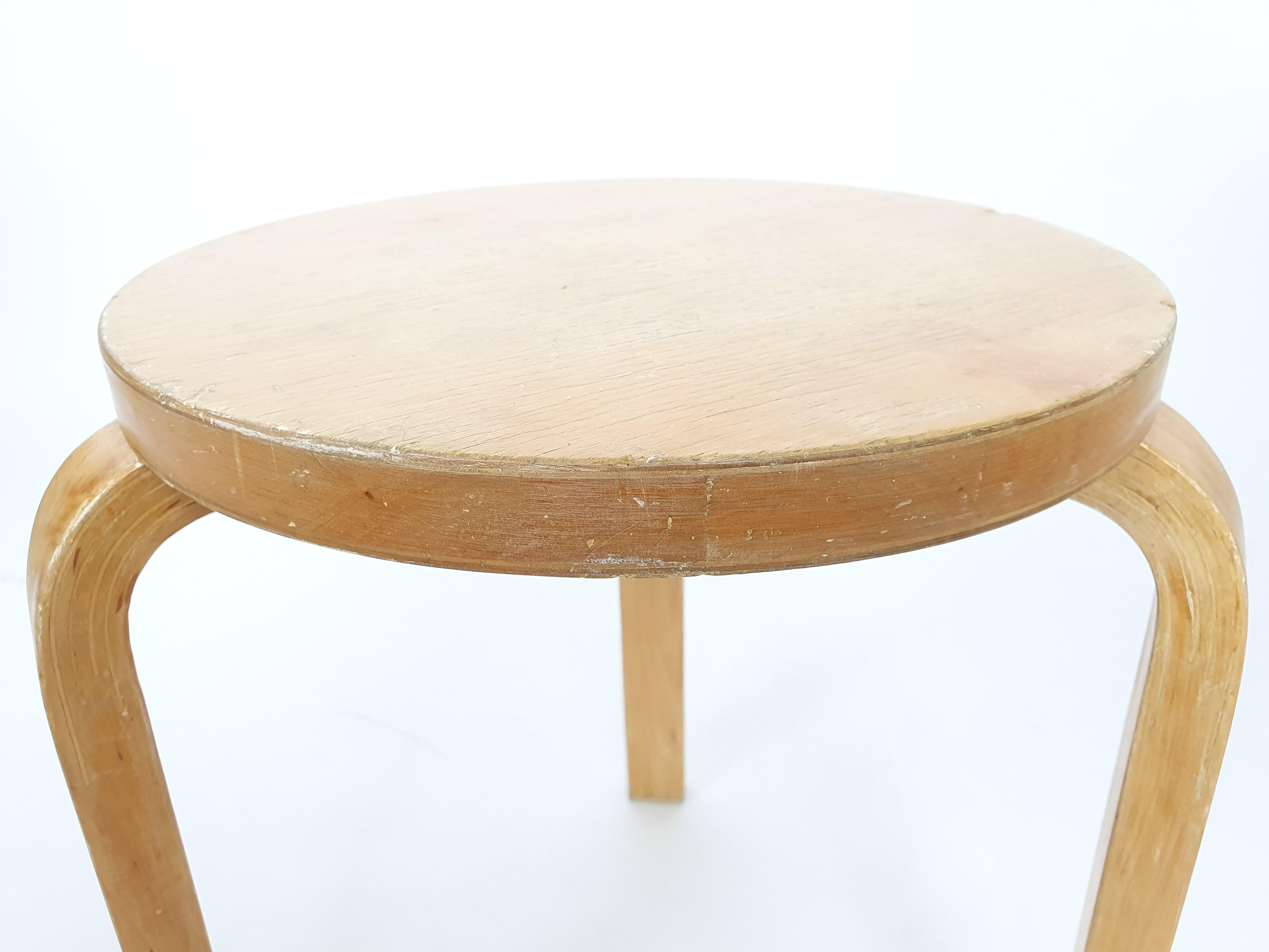 Milieu du XXe siècle Alvar Aalto+Aalto Tabouret 60 par Artek en 1960 en vente