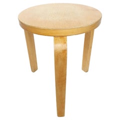 Taburete 60 Alvar Aalto de Artek en los años 60